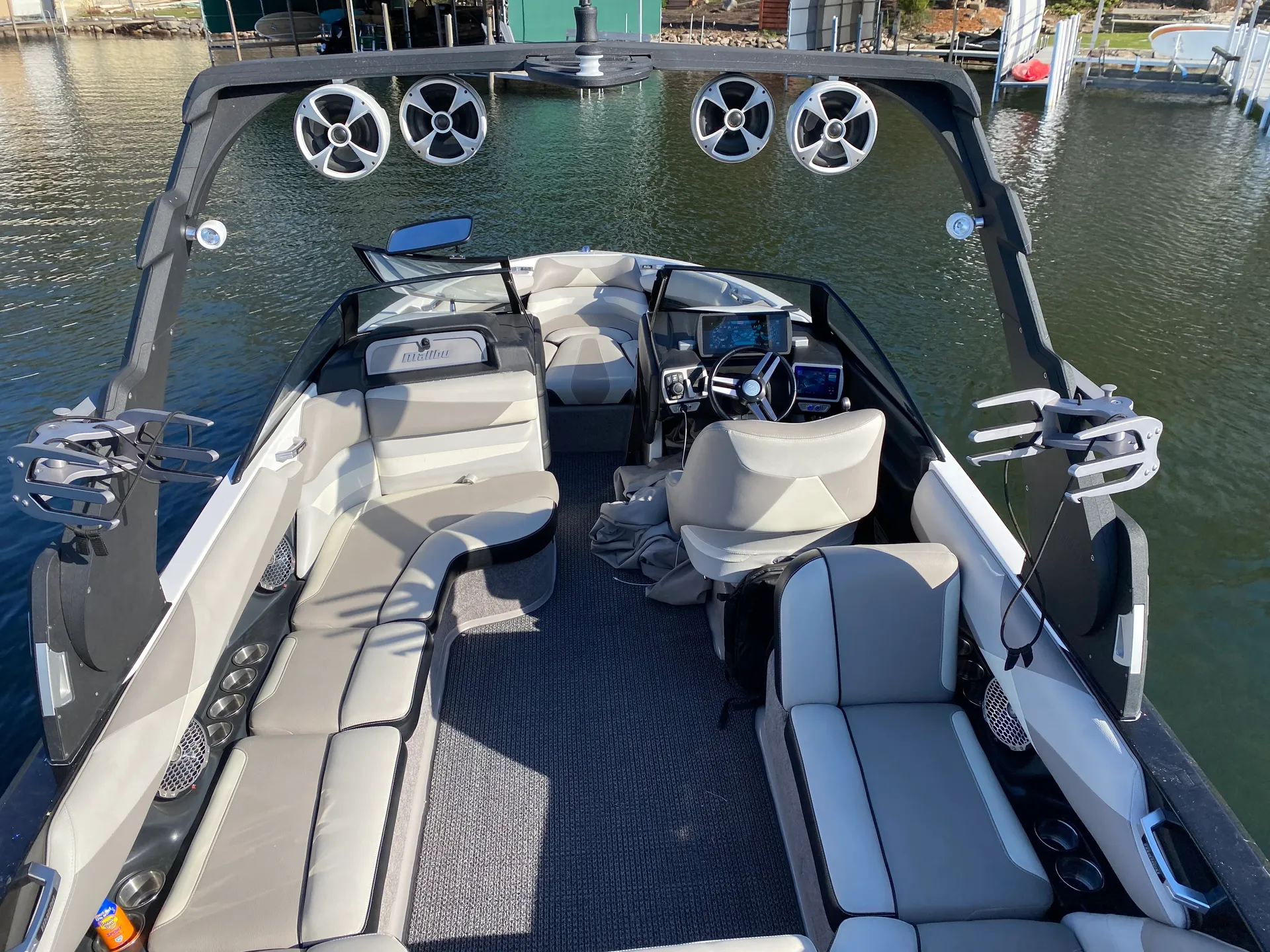 Malibu Boats Wakesetter 23 LSV in Excelsior, MN — photo 4