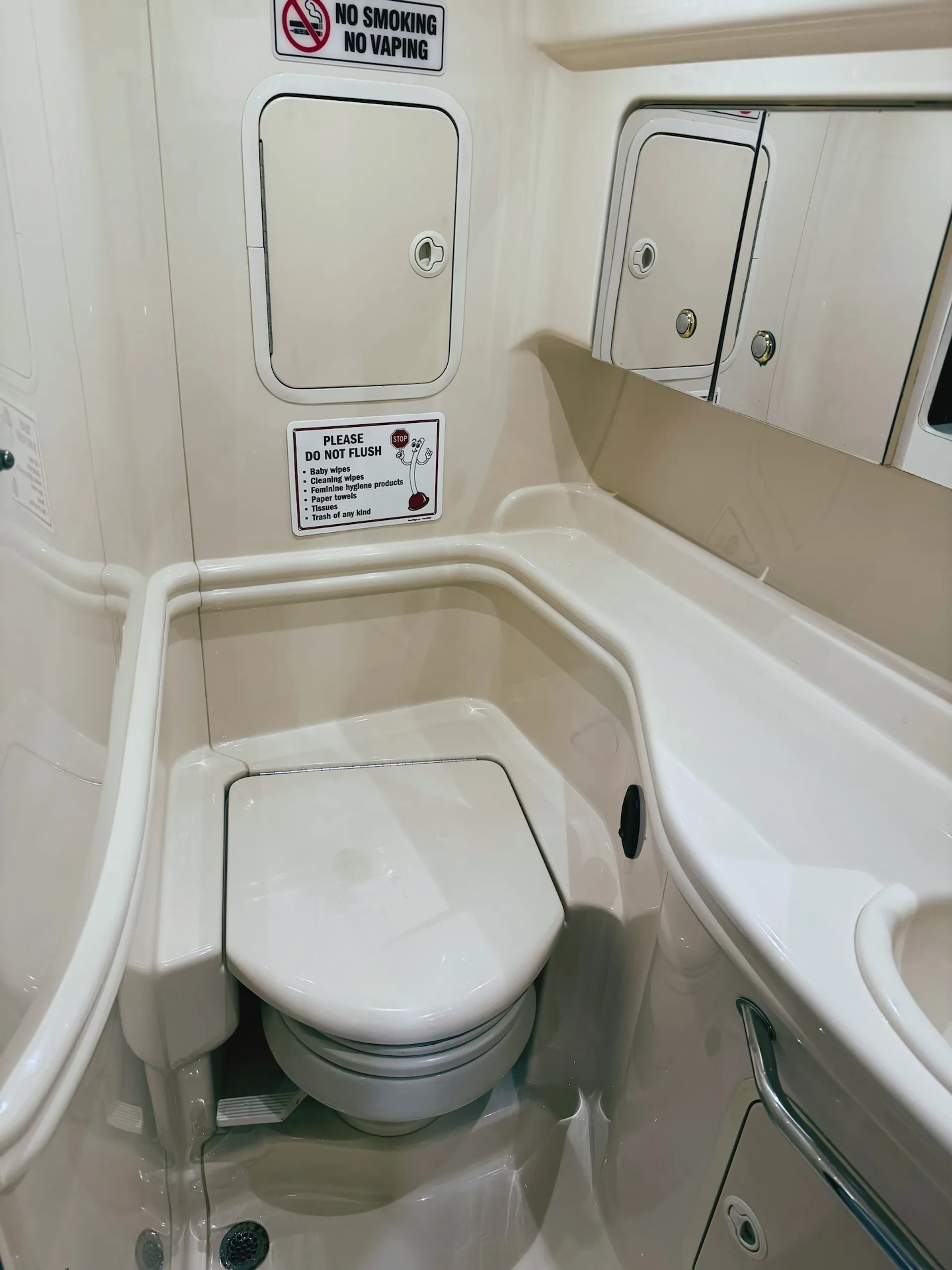 GET 1HR FREE SEARAY SUNDANCER 37' PARTY YACHT  *NO HIDDEN FEES!*