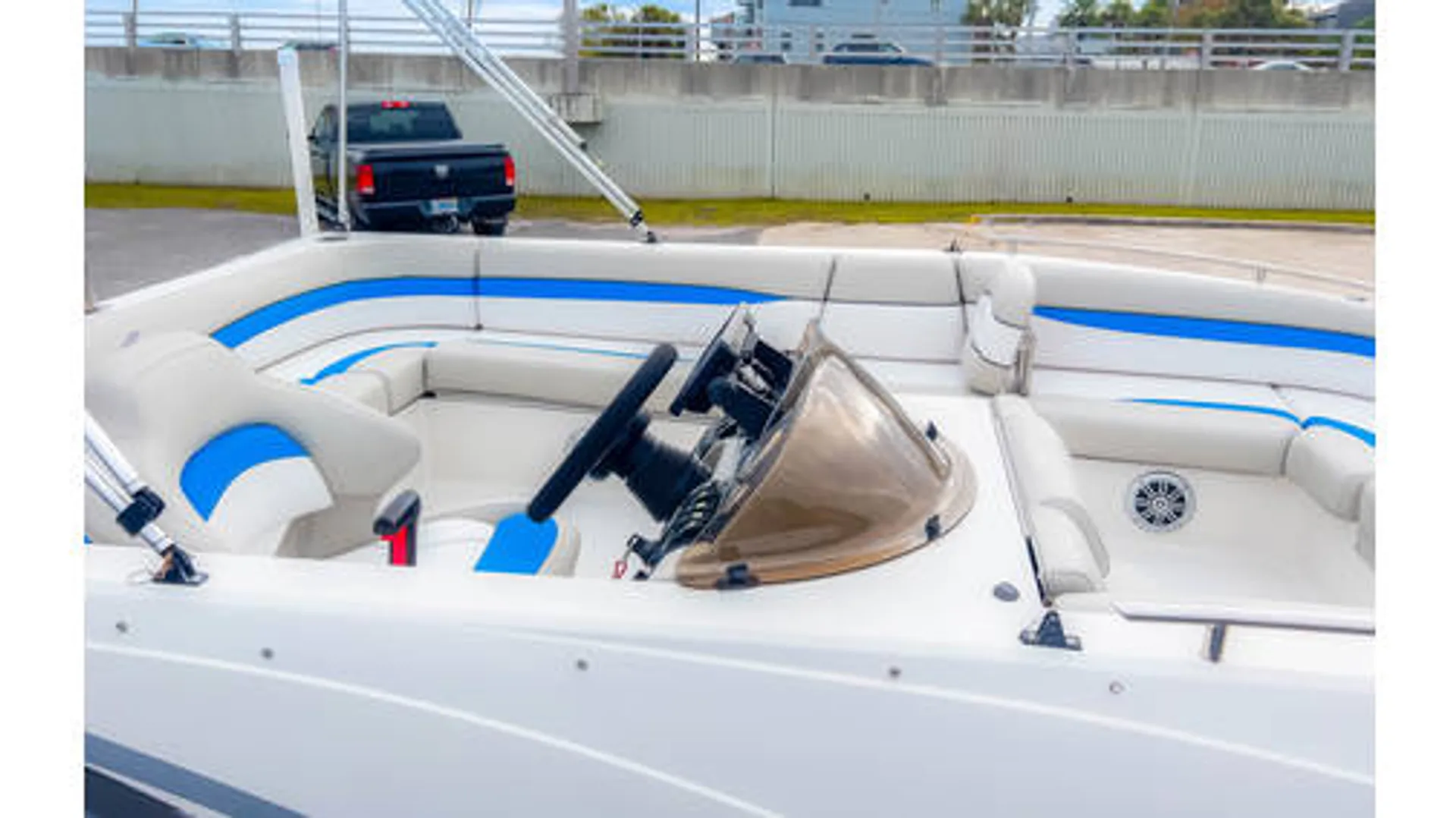 Great Escape: Spacious 10-Person Deck Boat Rental