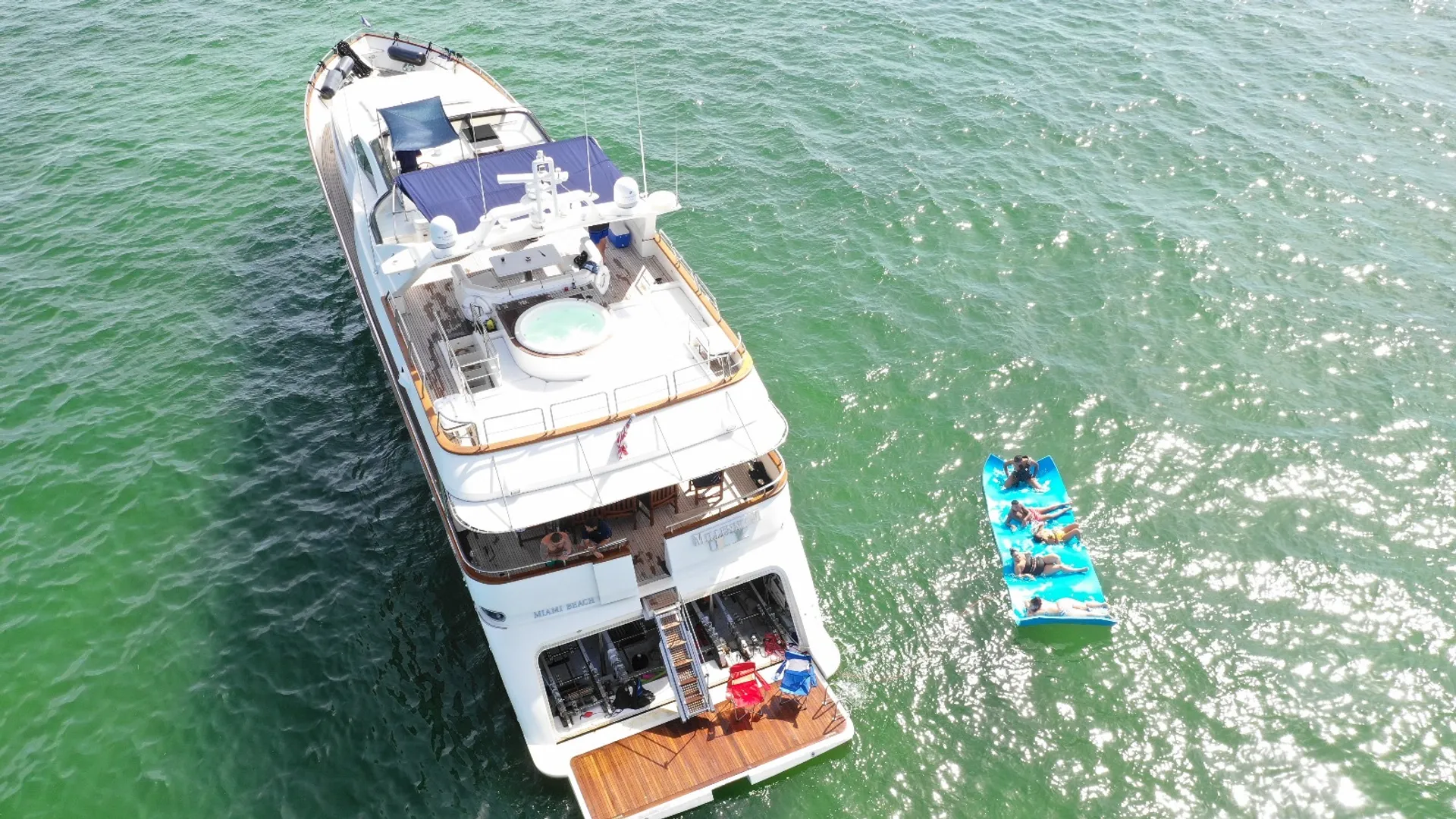 100' Yacht ➕ JACUZZI ⭐️ Best Experience In Miami