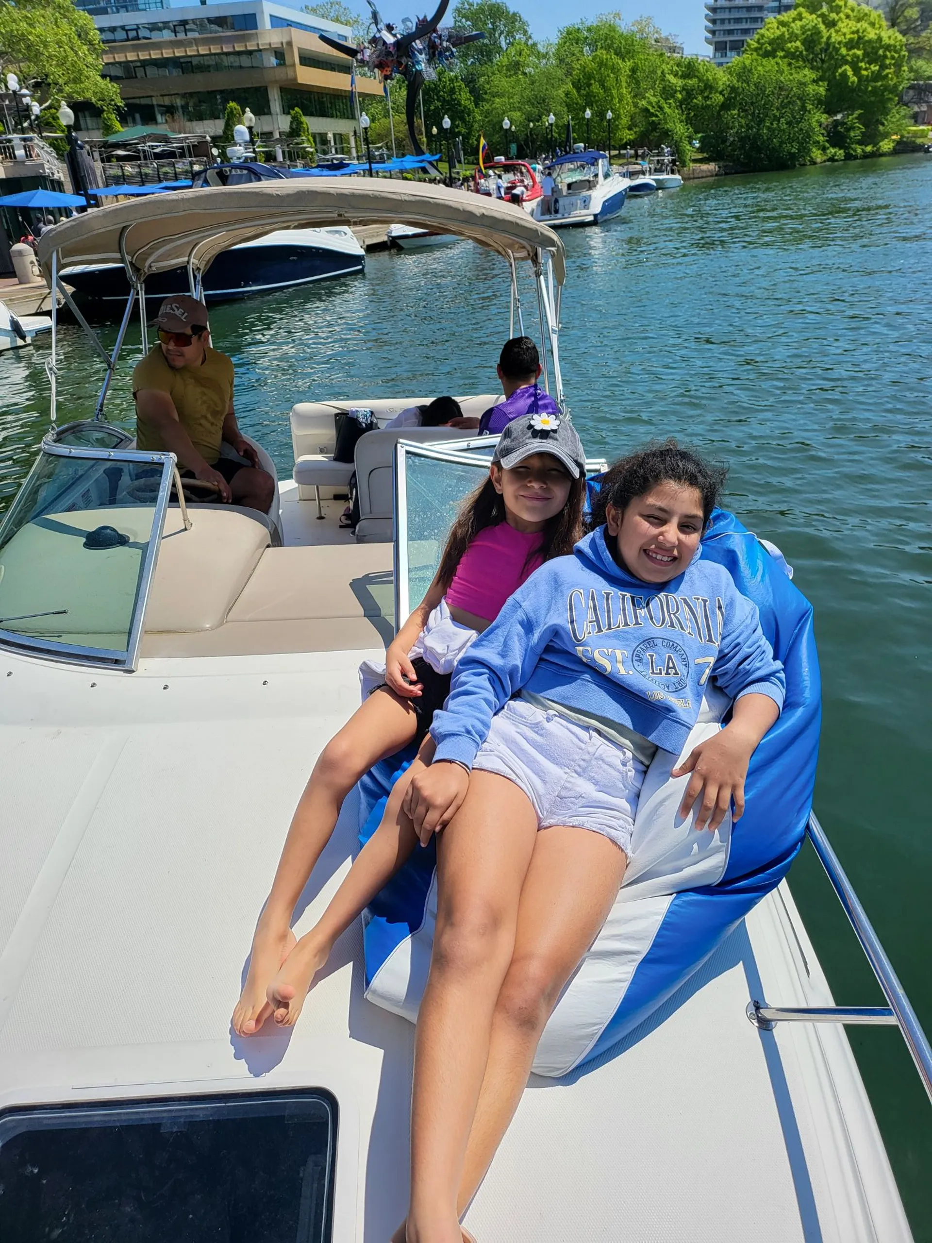 Sea Ray Boats 260 Sundancer in Springfield, VA — photo 5