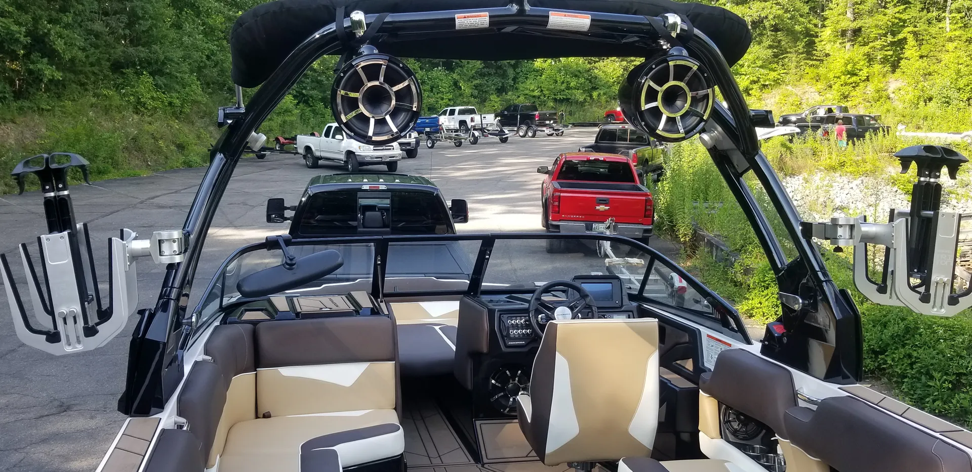 2019 Moomba Makai Wake Boat. Get Your Wake on Wattsbar Lake!