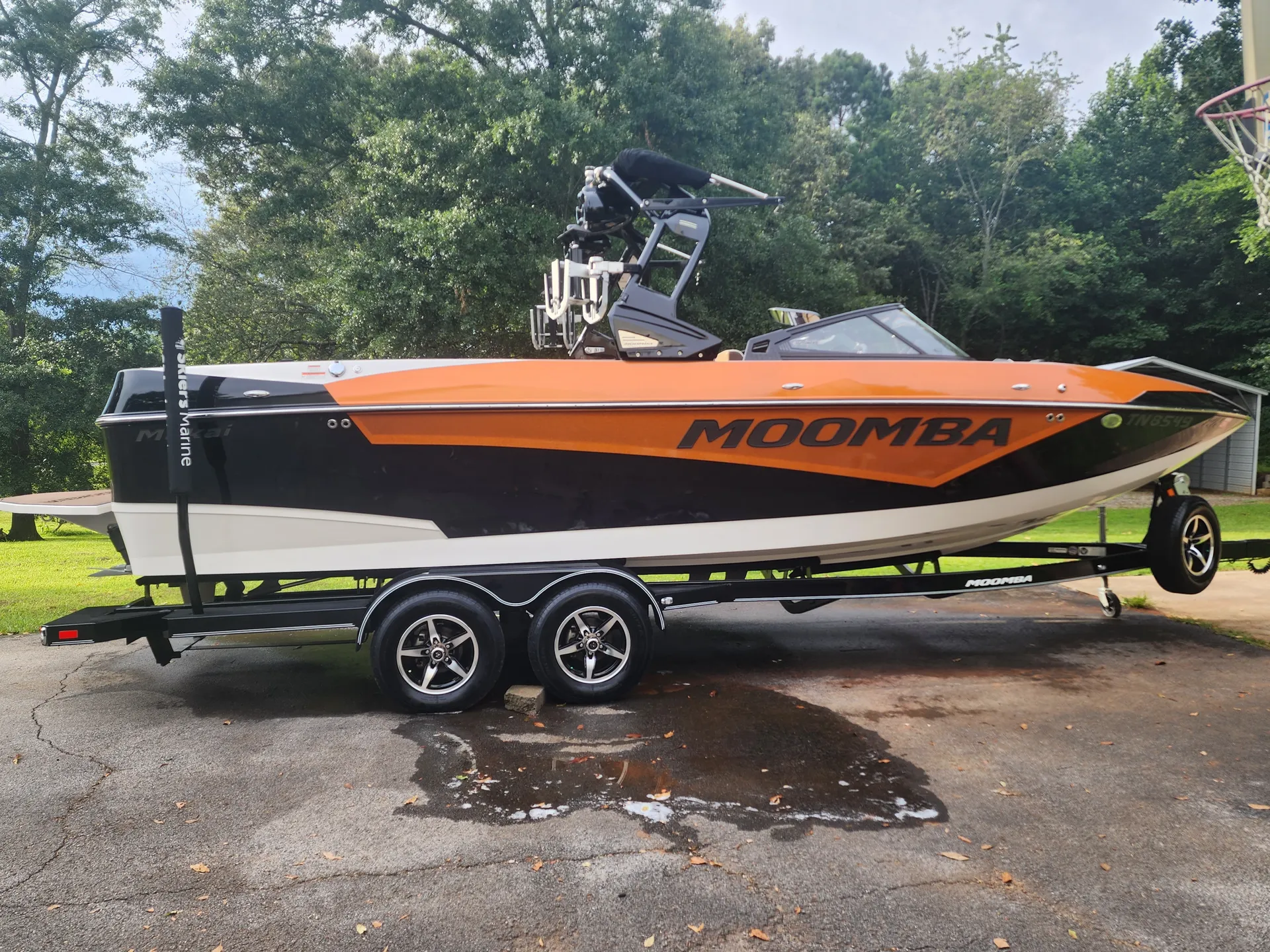 2019 Moomba Makai Wake Boat. Get Your Wake on Wattsbar Lake!