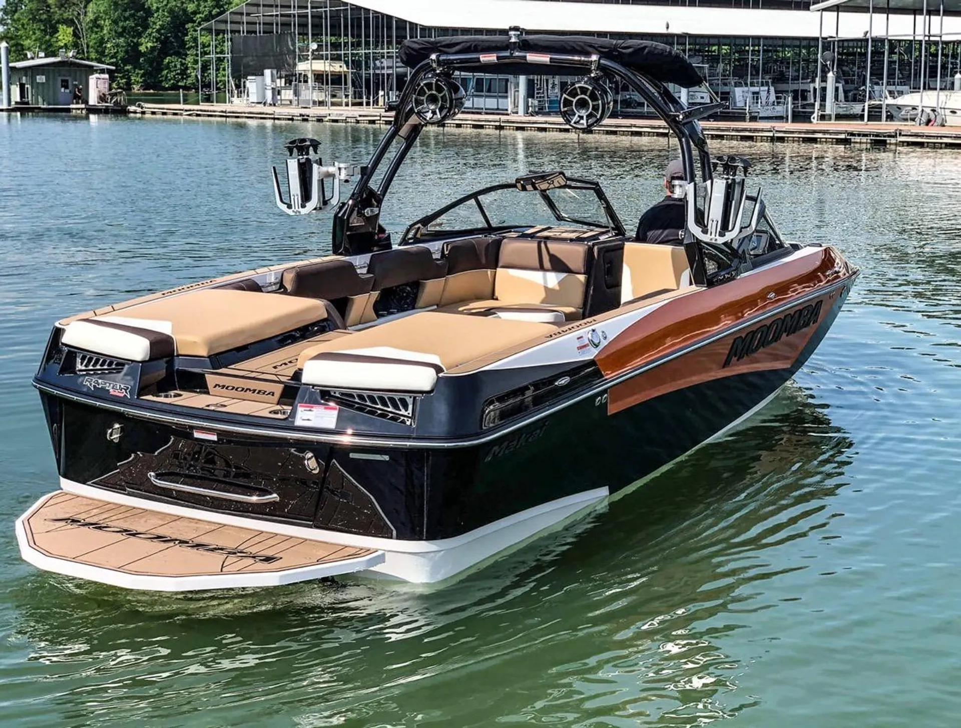 2019 Moomba Makai Wake Boat. Get Your Wake on Wattsbar Lake!