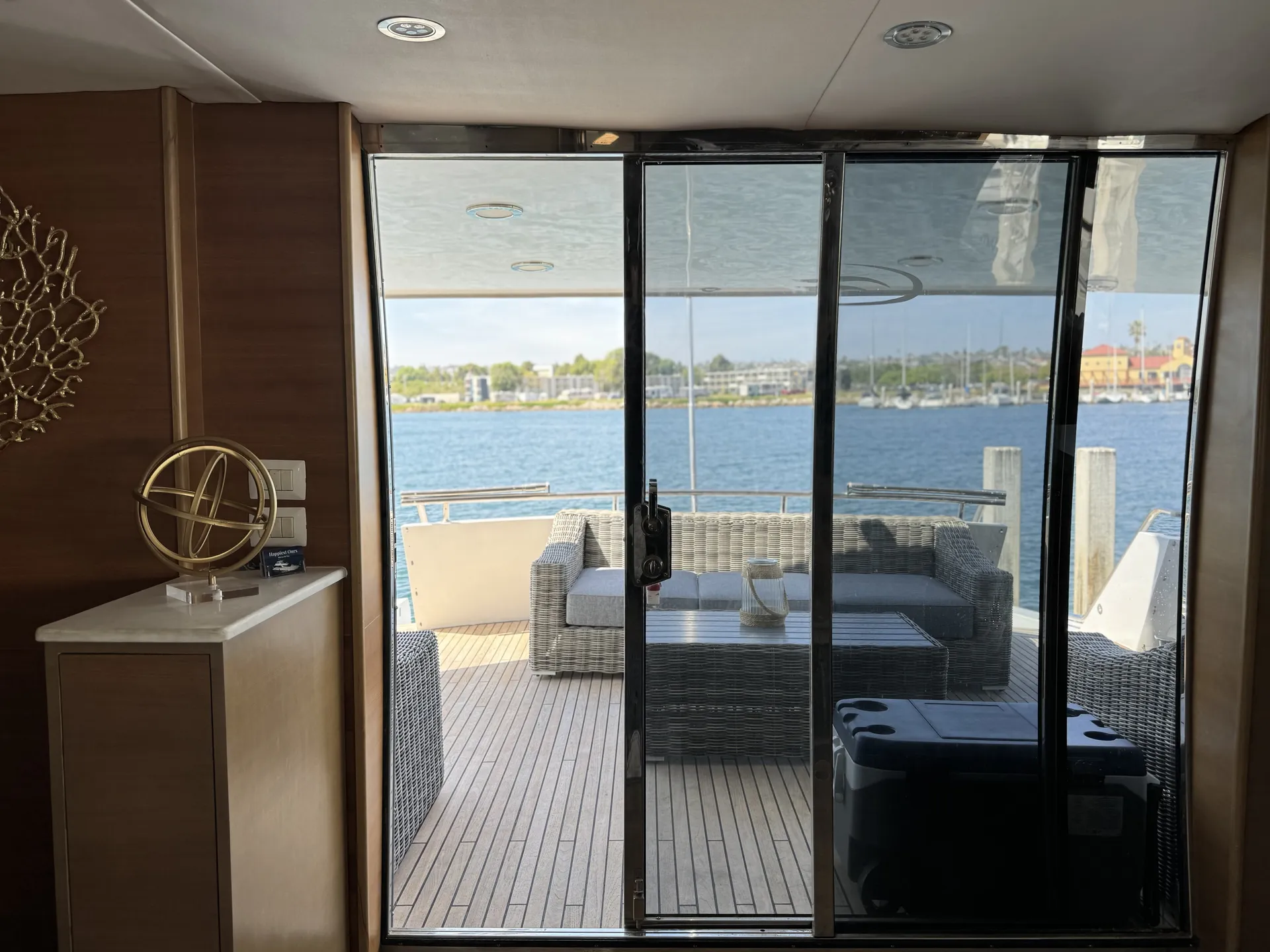 100 ft Moira beautiful cruiser yacht 