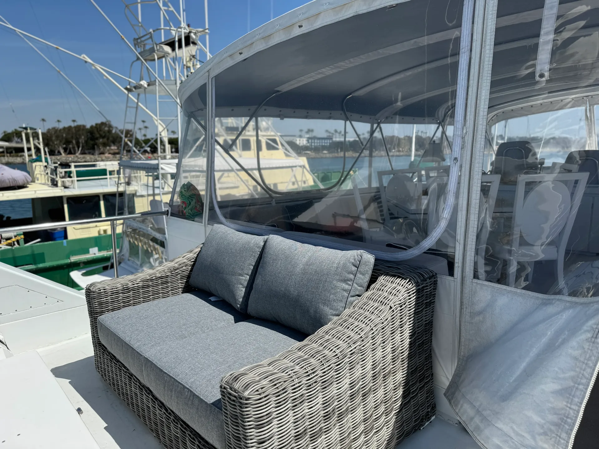 100 ft Moira beautiful cruiser yacht 