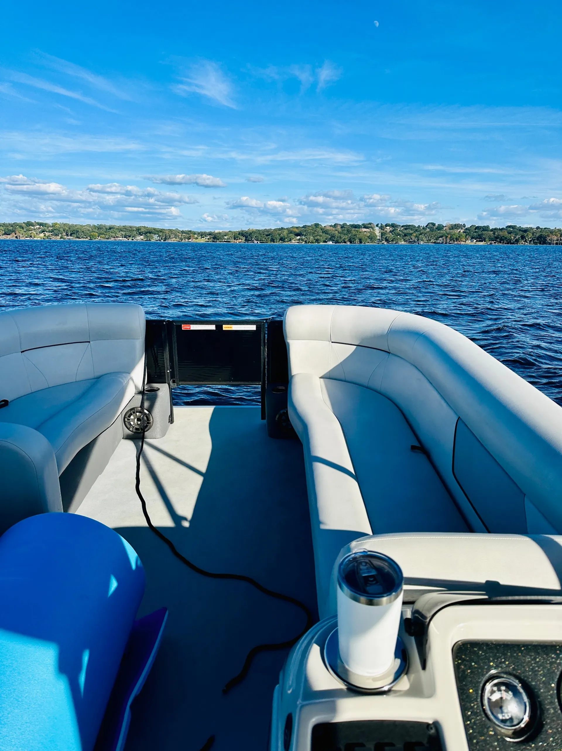 2022 Pontoon Boat ready to enjoy the Clermont Chain of Lakes!