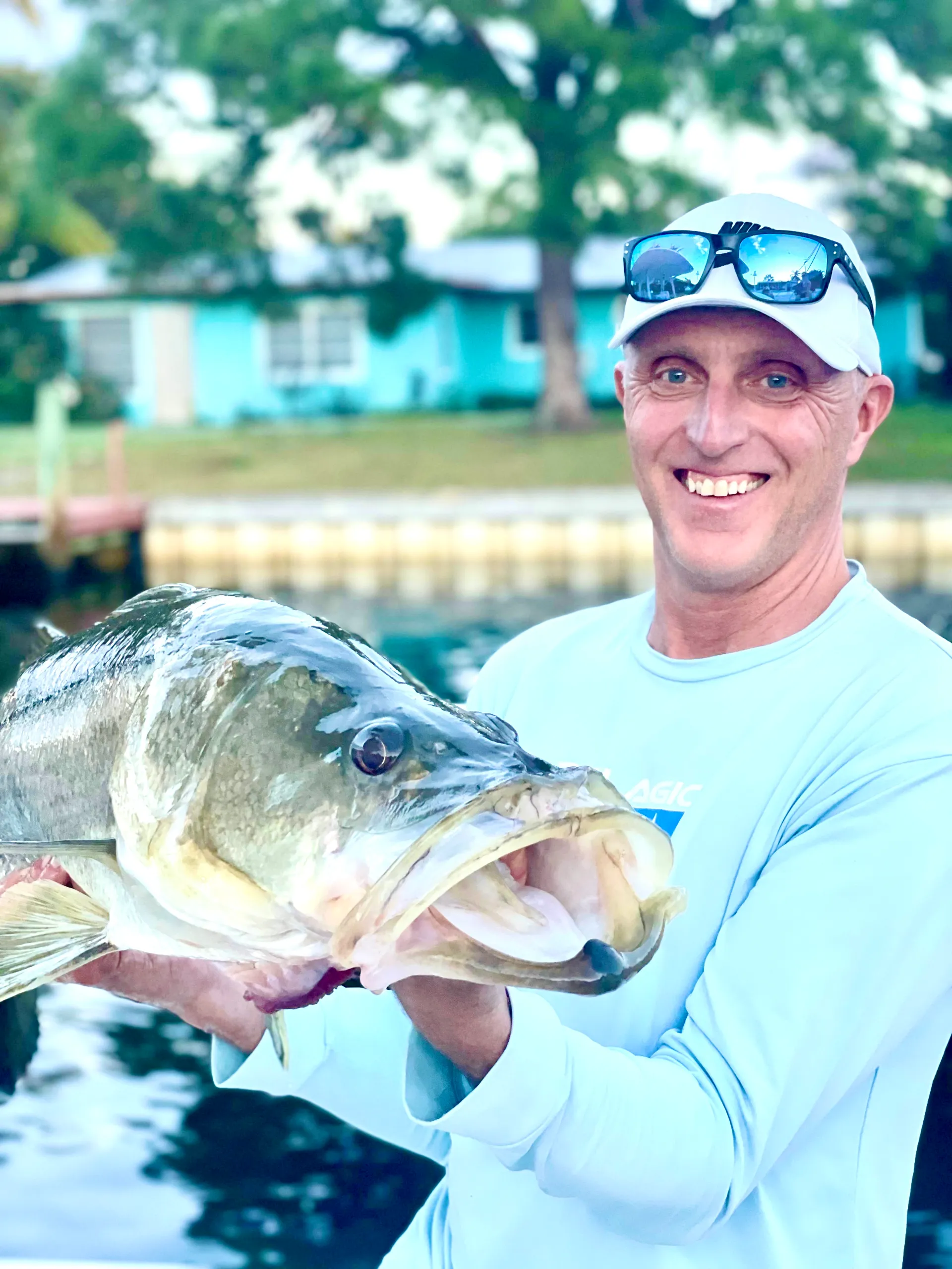 25' Twin Engine Center Console - Perfect for Sandbar or Fishing!