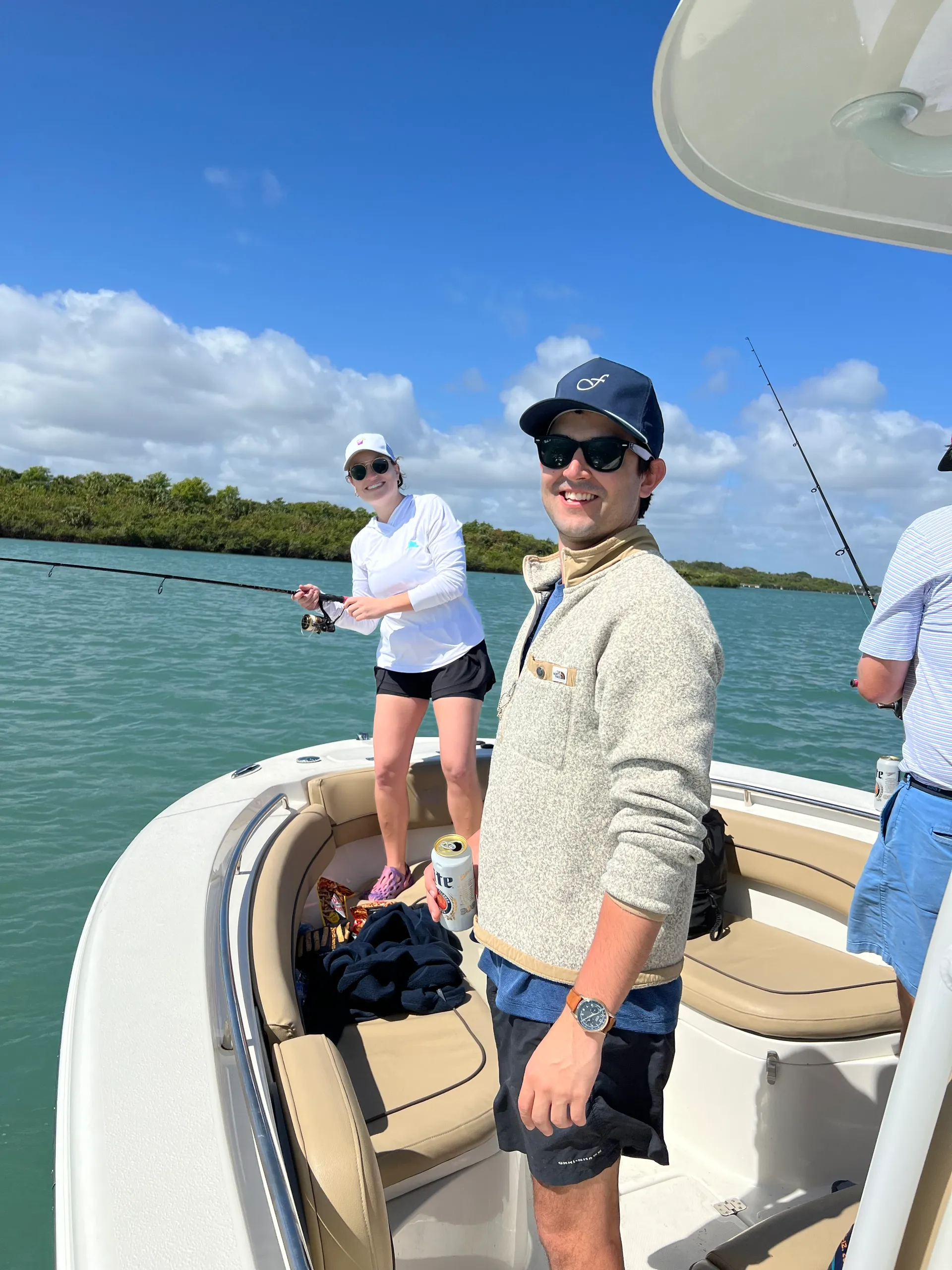 25' Twin Engine Center Console - Perfect for Sandbar or Fishing!