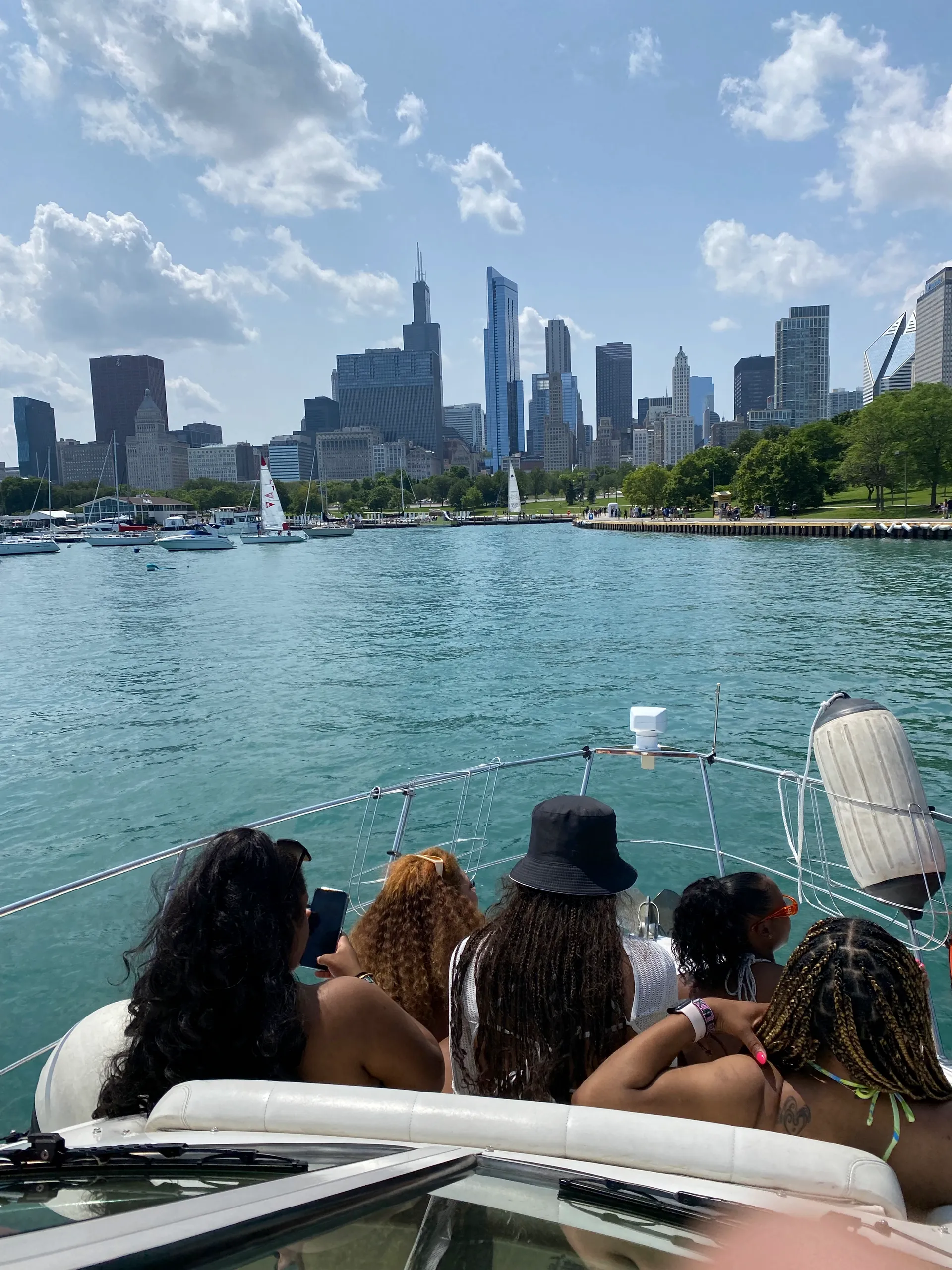 ⭐️IF YOU HAVE UP TO 6 IN YOUR GROUP THEN WE’RE "JUST RIGHT" FOR YOU 🌤