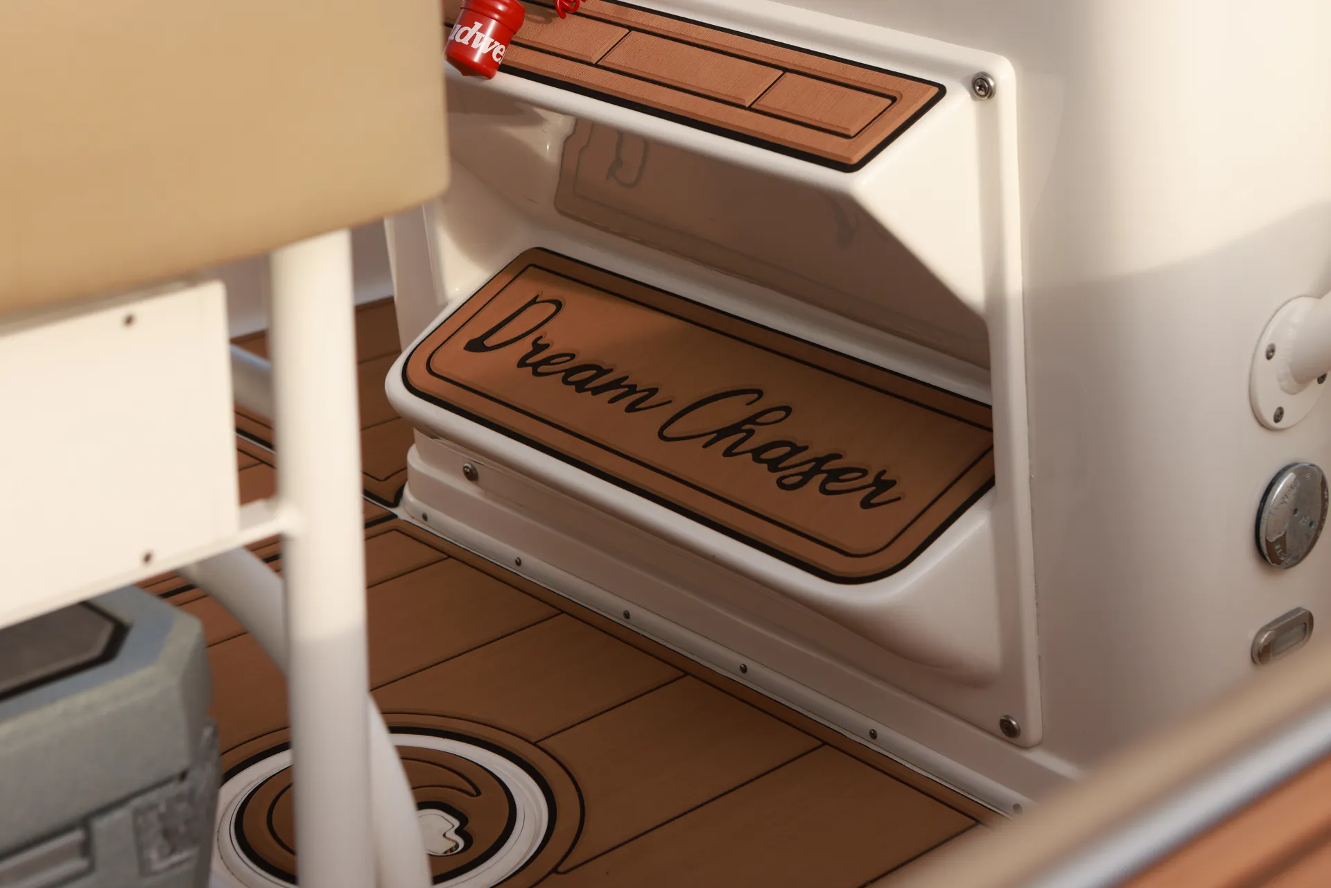 GORGEOUS & SPACIOUS CENTER CONSOLE BOAT! Enjoy the water in style!!!