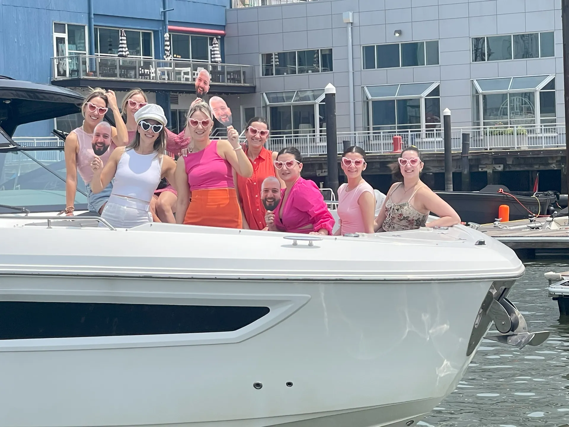 *Female Owned*-Manhattan #1 Luxury Yacht- 12 Passengers 