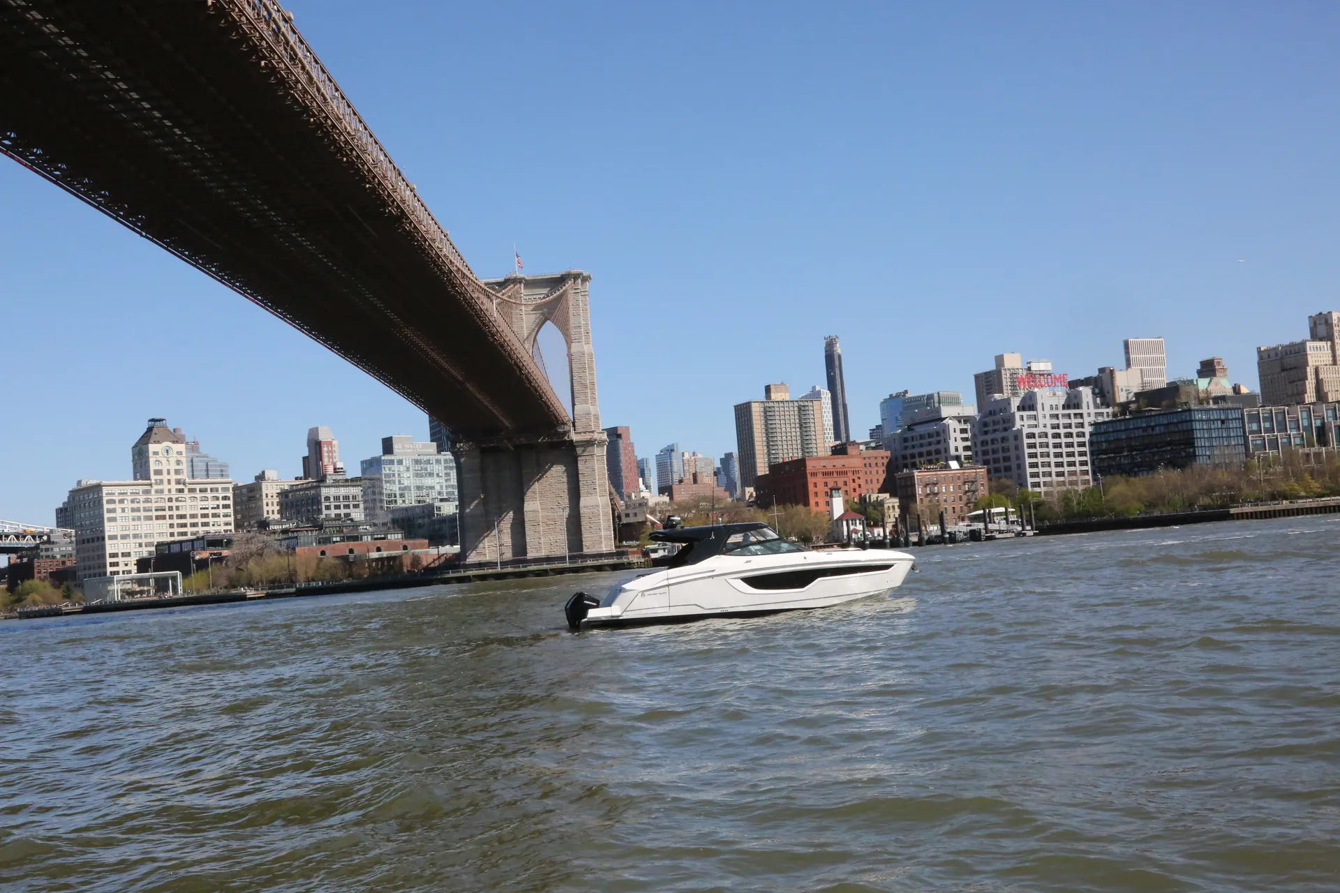 *Female Owned*-Manhattan #1 Luxury Yacht- 12 Passengers 