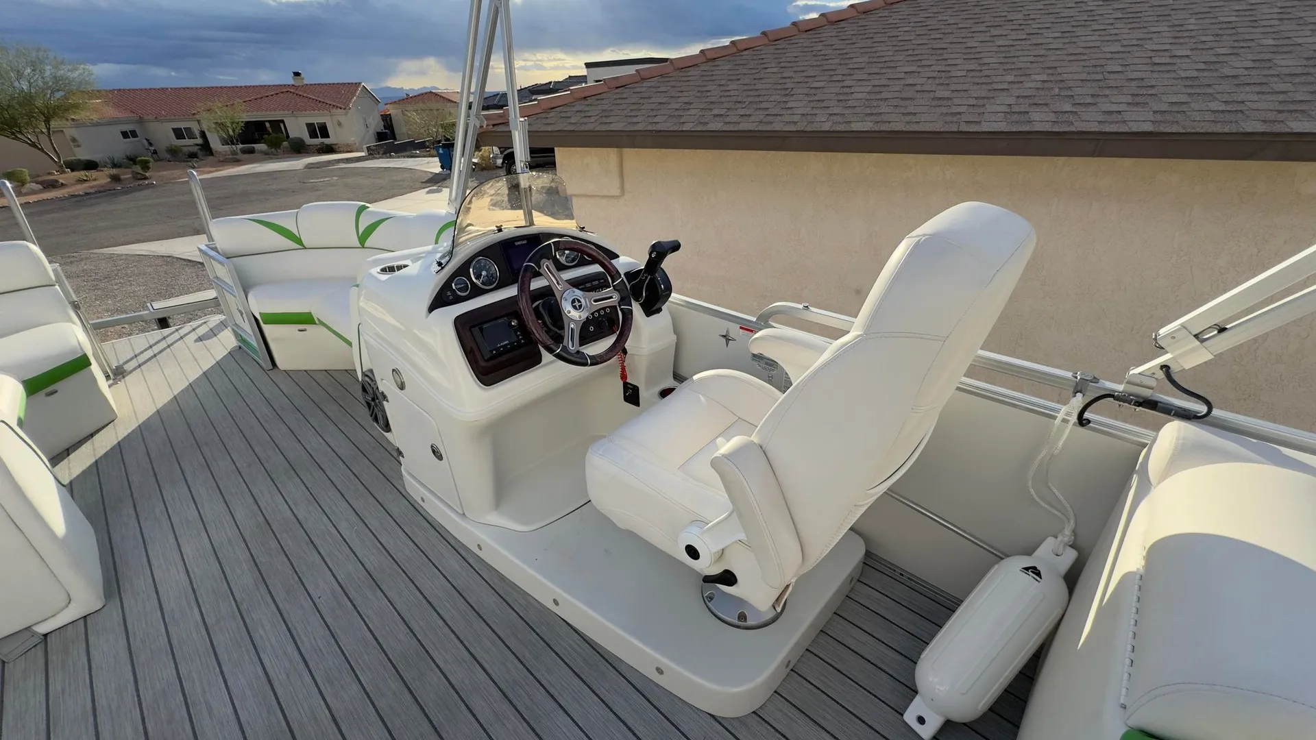 BERKSHIRE PONTOONS 253RFX PREMIUM BP3 TRI-TUBE in Lake Havasu City, AZ — photo 3