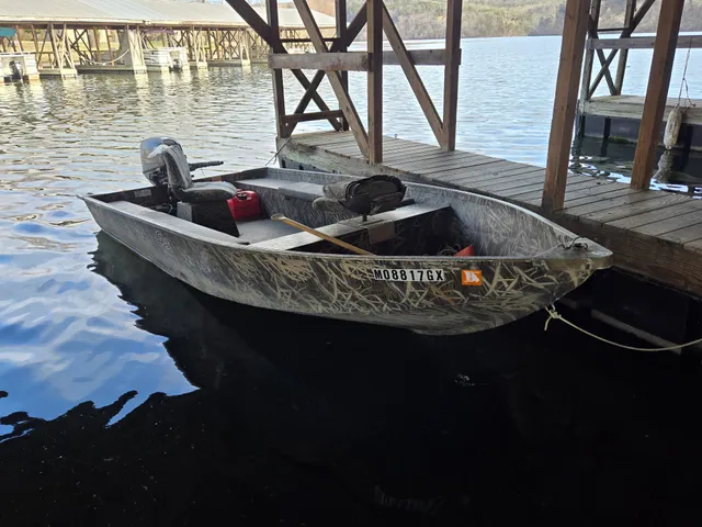 Rent a G Three Boats aluminum fishing in Forsyth, MO near me