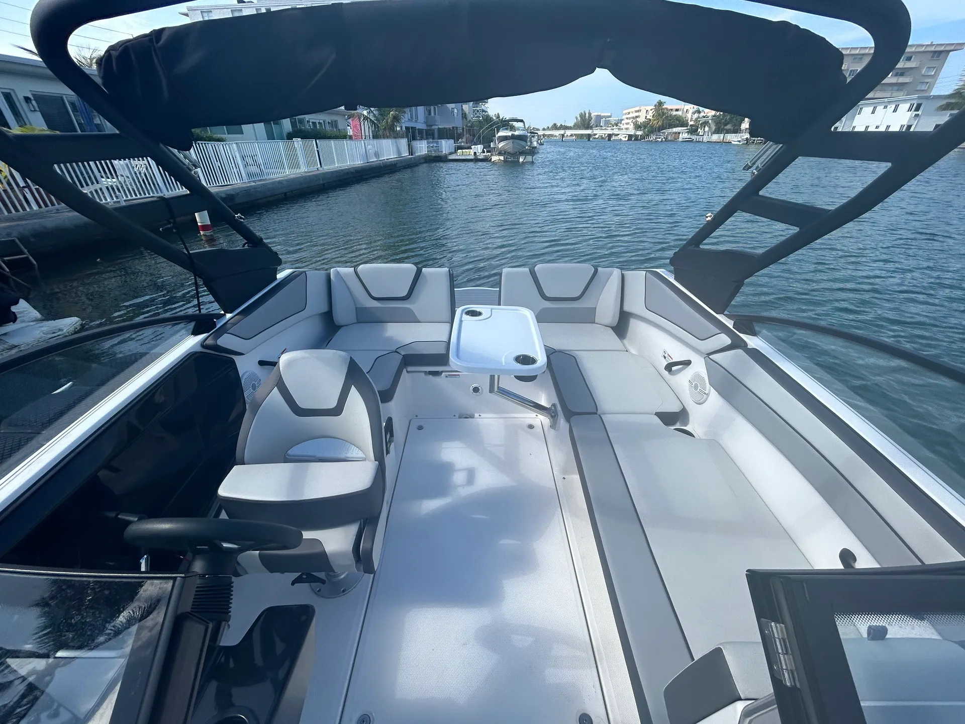 YAMAHA AR220 in Miami Beach, FL — photo 4