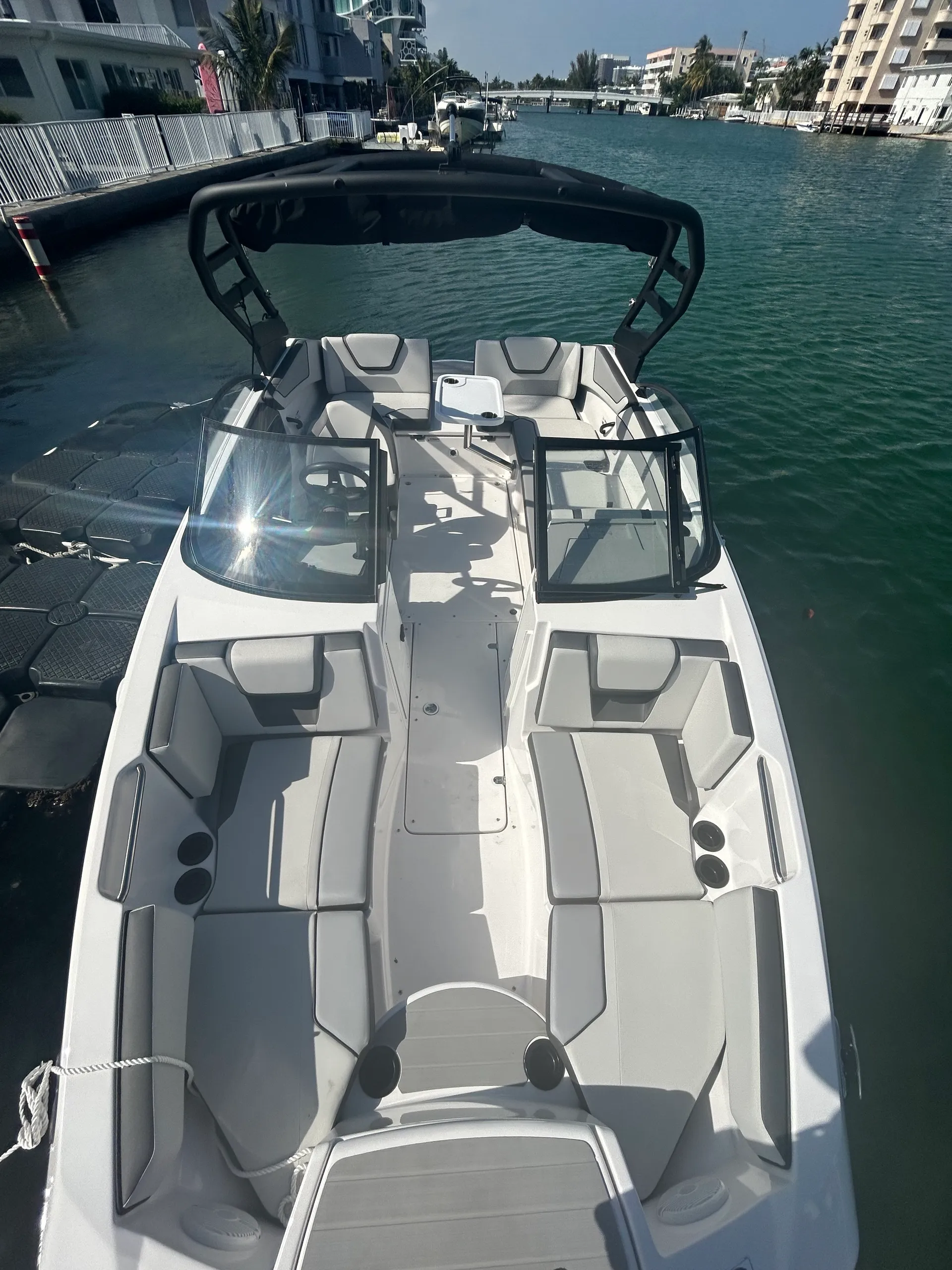 YAMAHA AR220 in Miami Beach, FL — photo 6