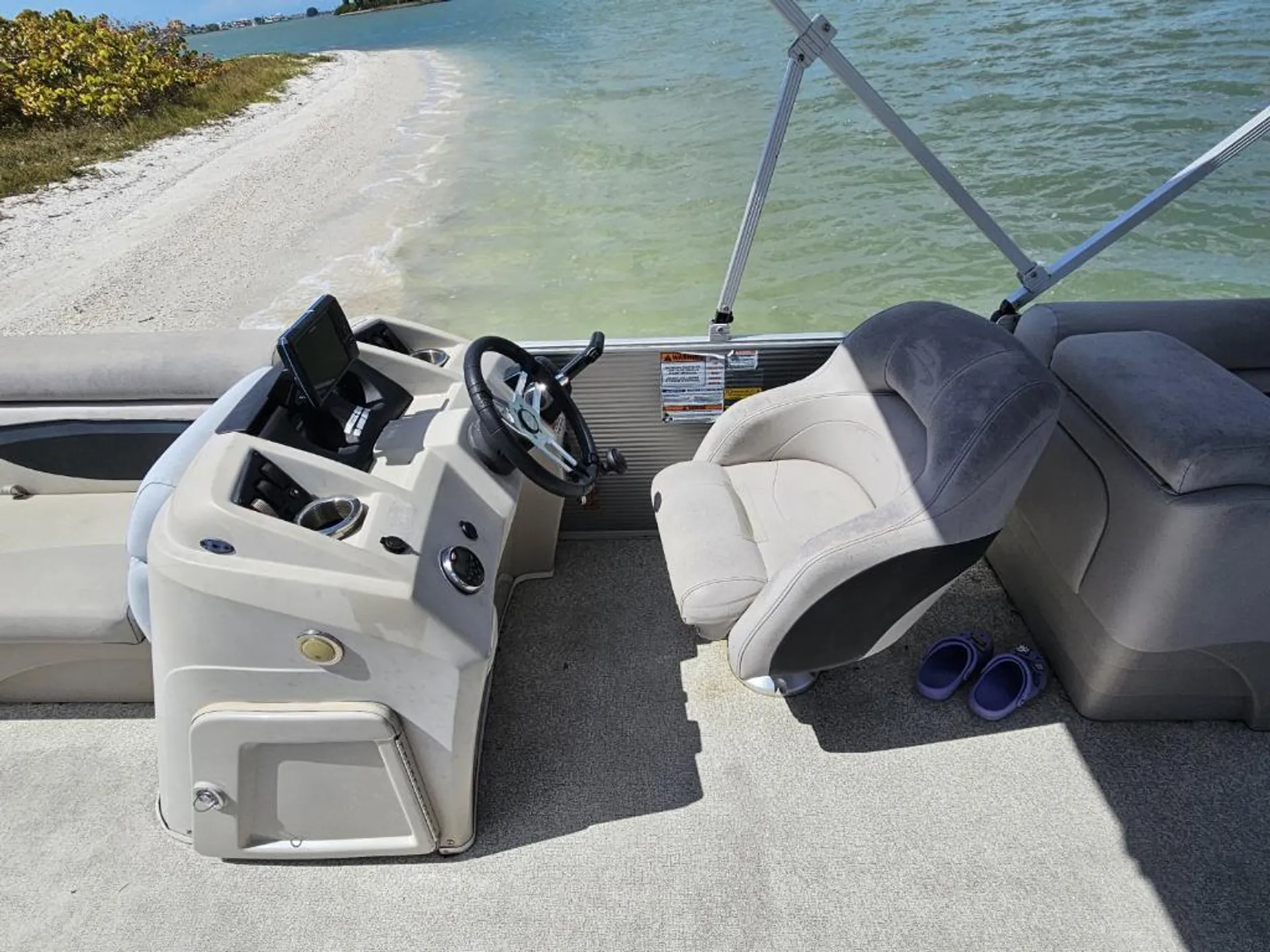 2019 beninngron 22 ft pontoon, yamaha 90hp 6x9 floating mat available
