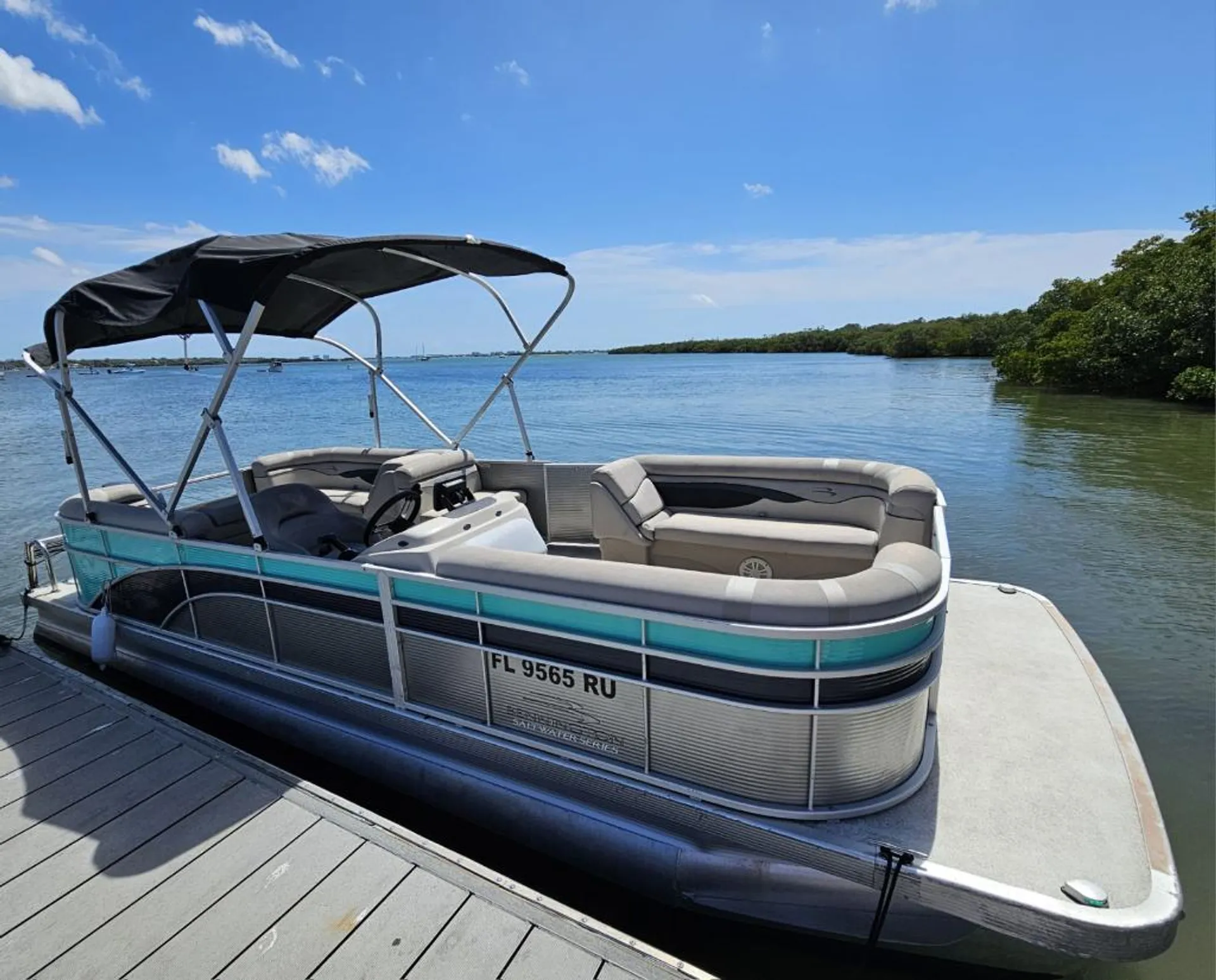 2019 beninngron 22 ft pontoon, yamaha 90hp 6x9 floating mat available