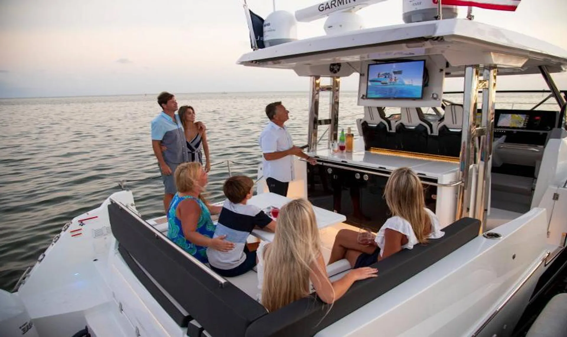 43' Luxury Yacht Charter in Long Beach 