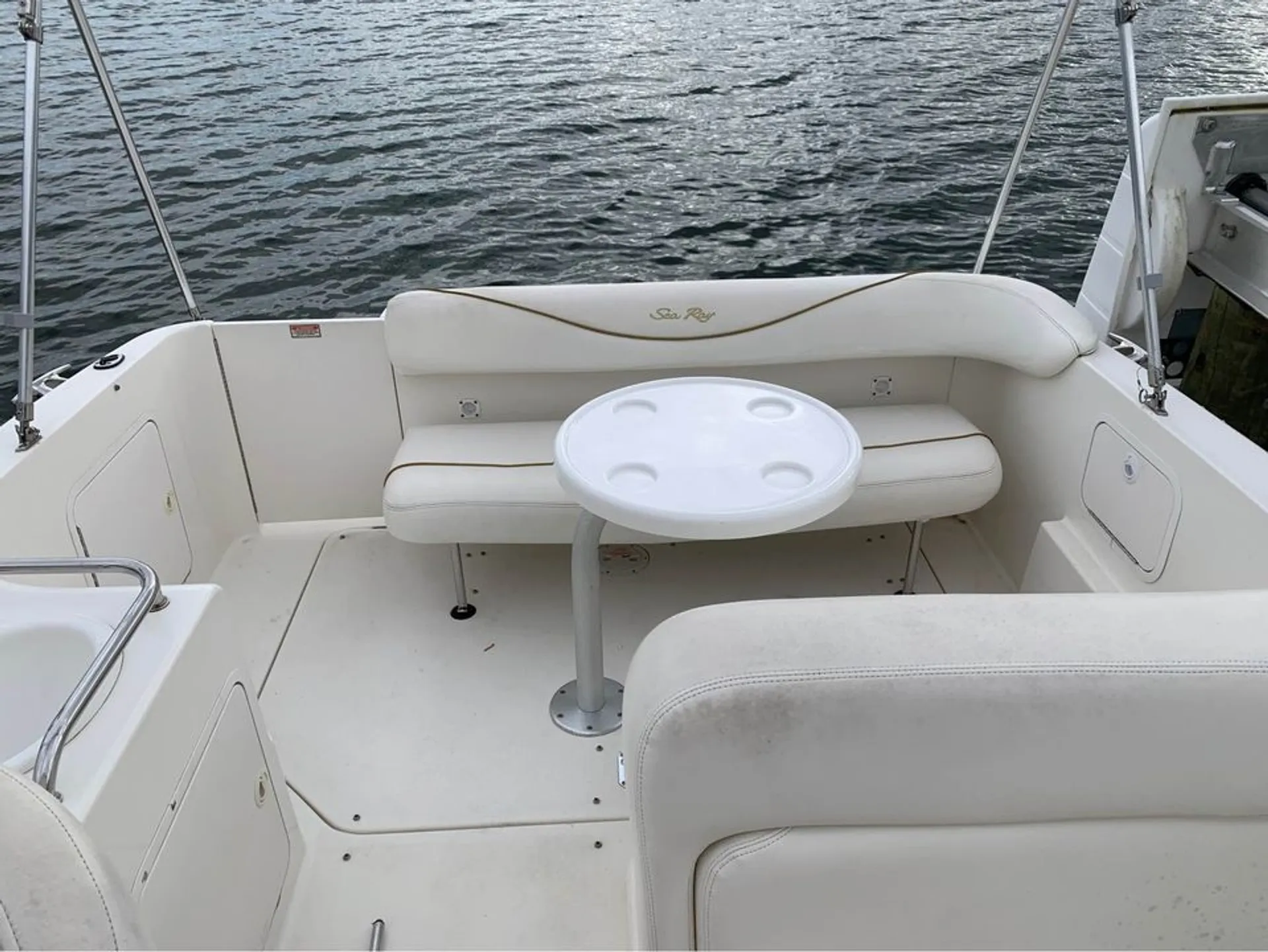Sea Ray Boats 260 Sundancer in Springfield, VA — photo 3