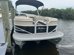 LIKE NEW Suntracker Tritoon Party Barge 22 XP3