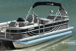 SaltH2oTherapy Luxury Performance Tri-toon with Local Captain