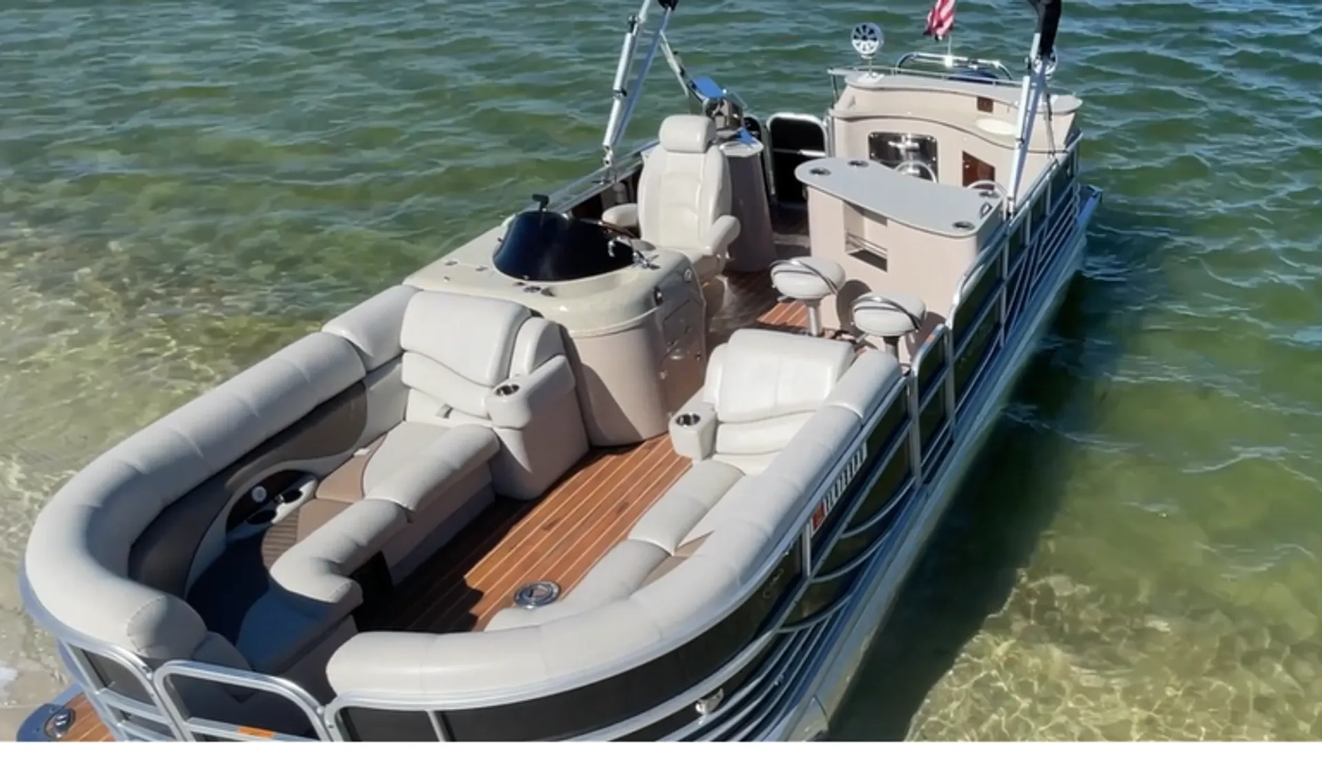 SaltH2oTherapy Luxury Performance Tri-toon with Local Captain