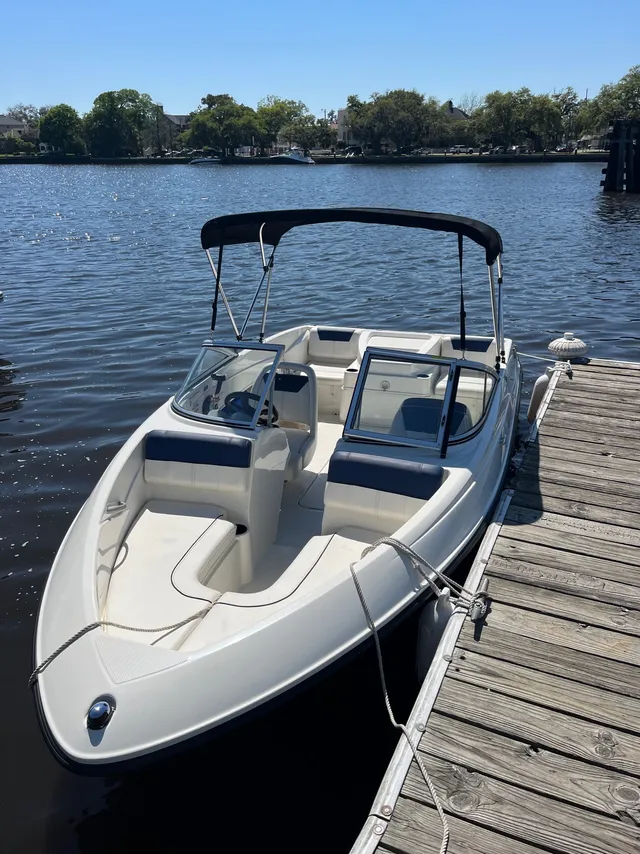 Rent a Bayliner bow rider in Covington, LA near me