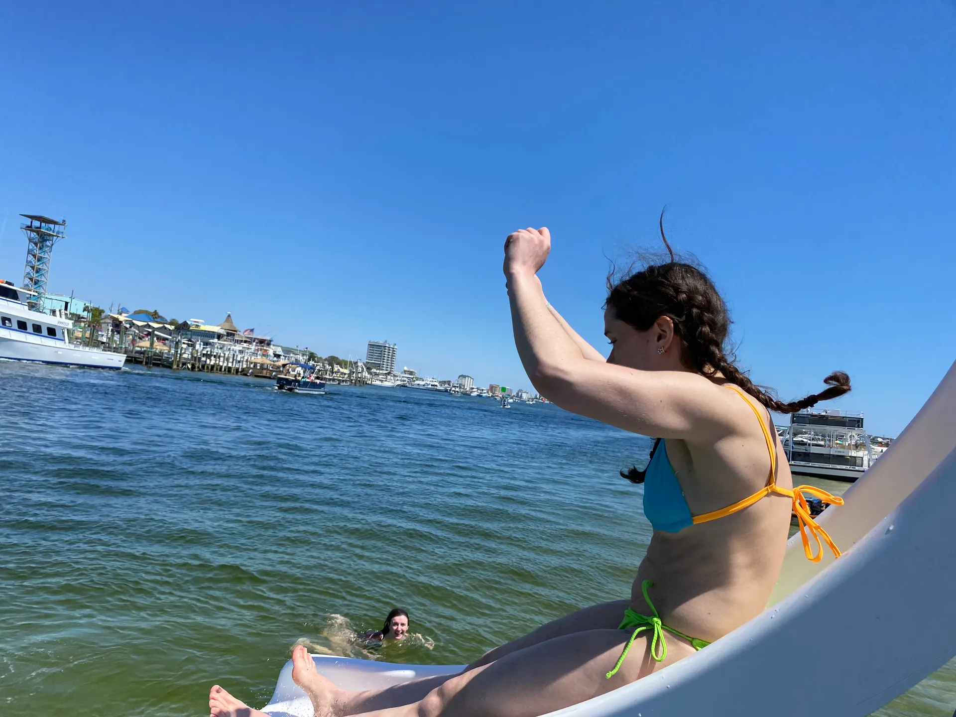 Tiki Themed Hula-Mama 30 ft pontoon 2slides 150 HP Fuel Included 