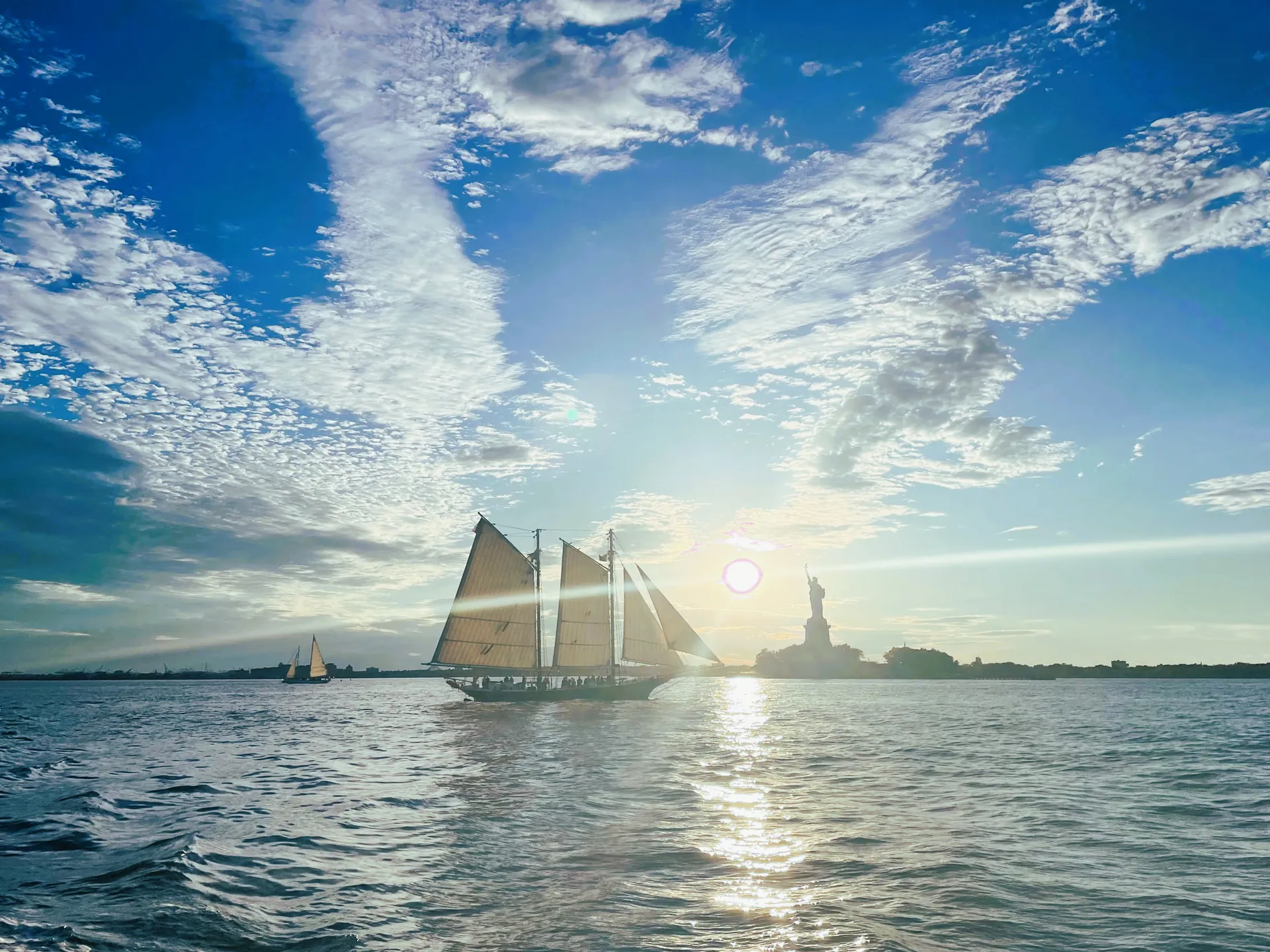 #1 Manhattan Sailing! Champagne &amp; Catering Service, Captain &amp; Crew