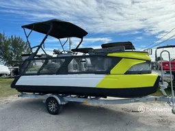2023 21ft' Sea Doo Cruise Jet Toon