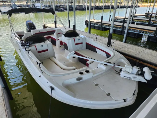 Rent a HURRICANE BOATS deck boat in Clifton, TX near me