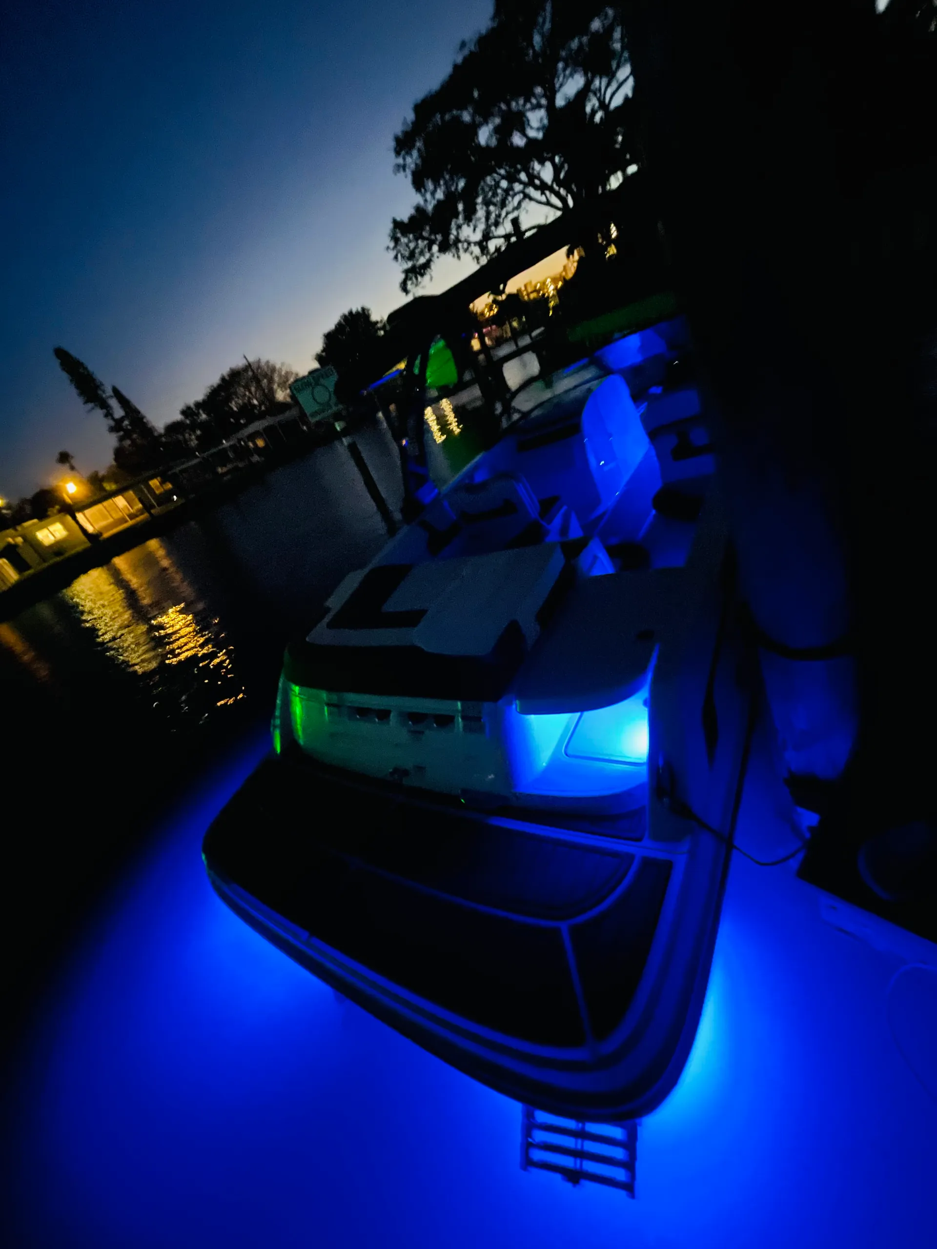 Create Lasting Memories on the Water with Our Bayliner VR6!