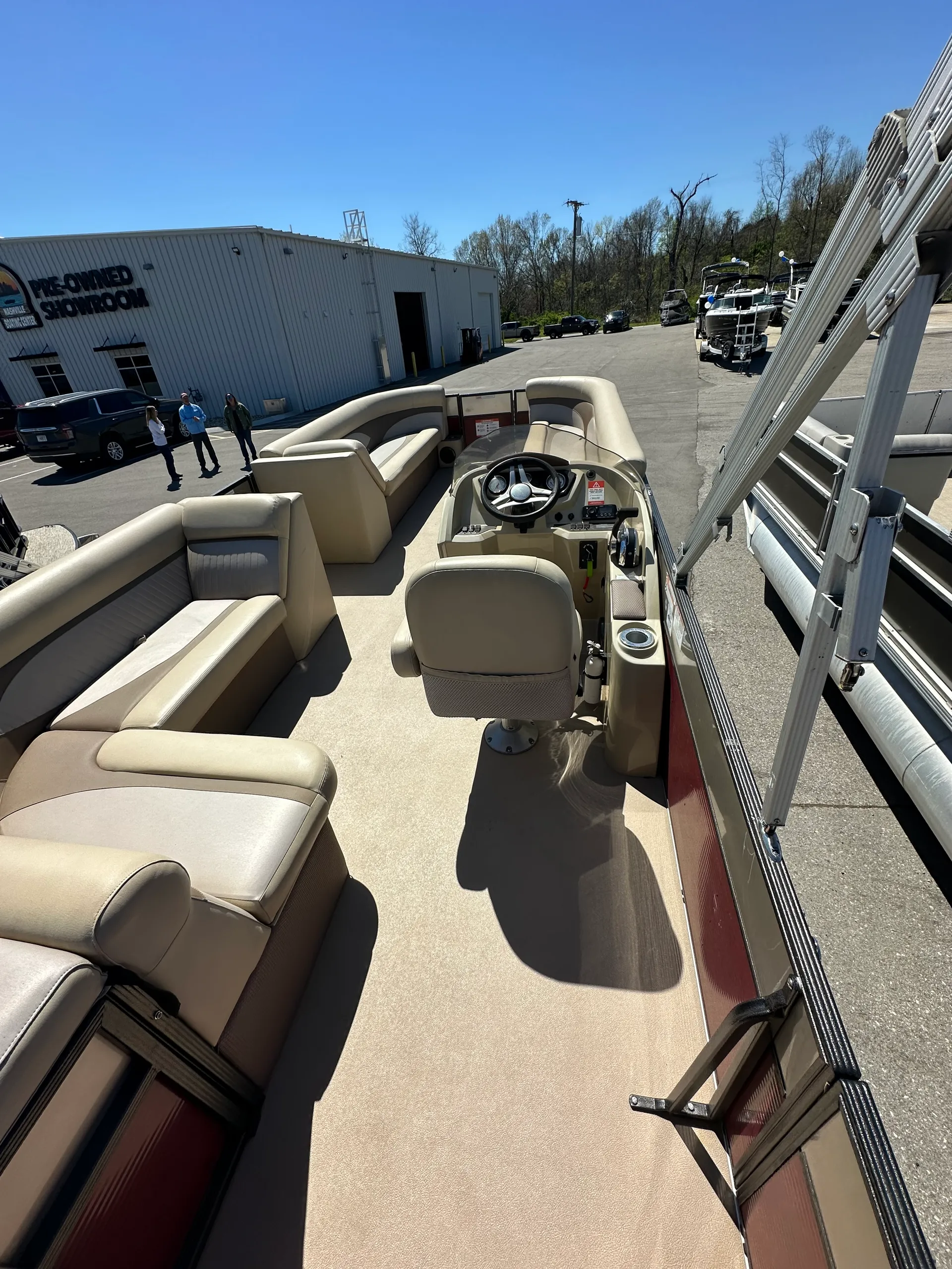 CREST PONTOONS 250 CARIBBEAN SLC CP3 TRITOON in Hendersonville, TN — photo 6