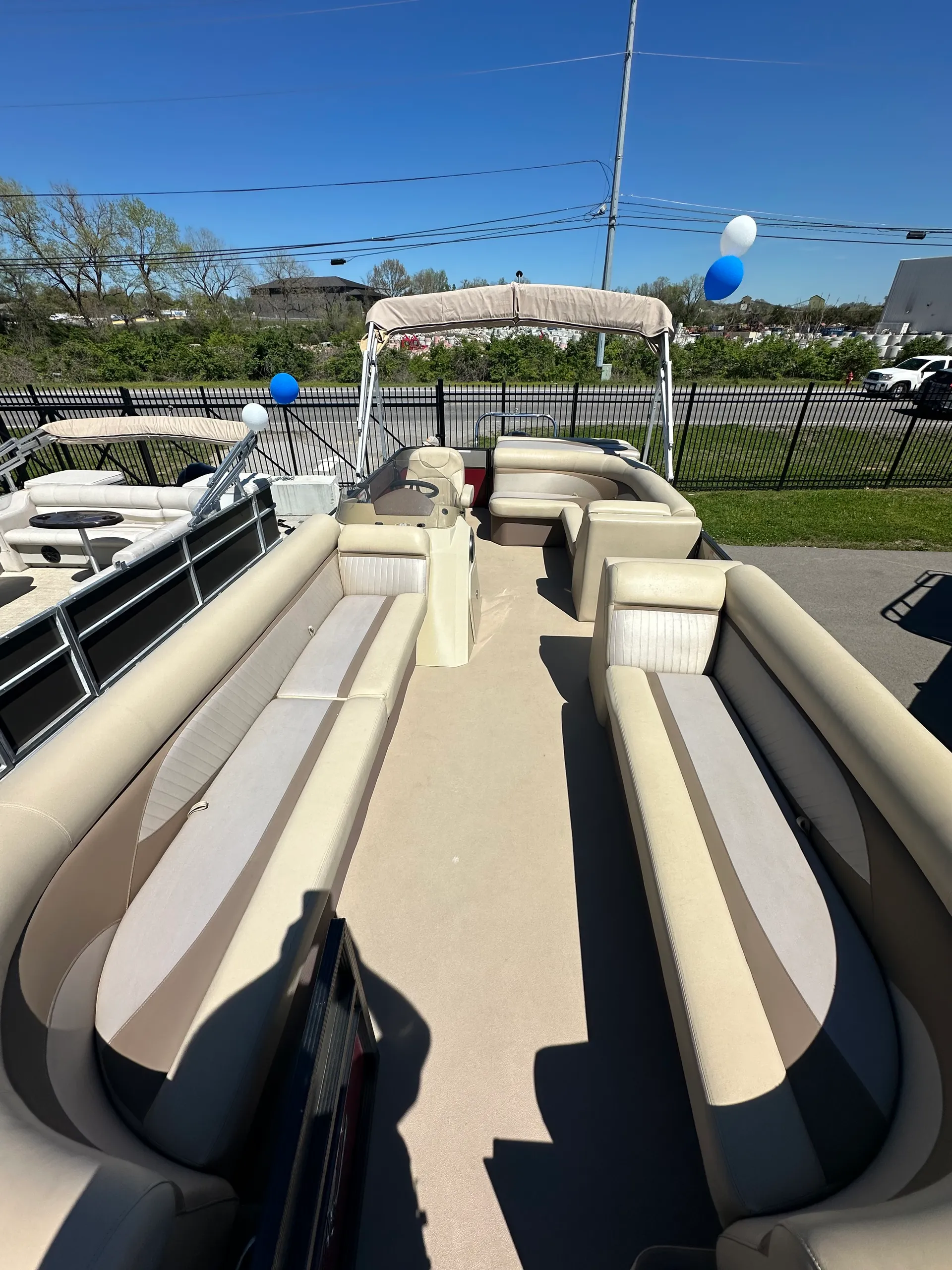 CREST PONTOONS 250 CARIBBEAN SLC CP3 TRITOON in Hendersonville, TN — photo 7