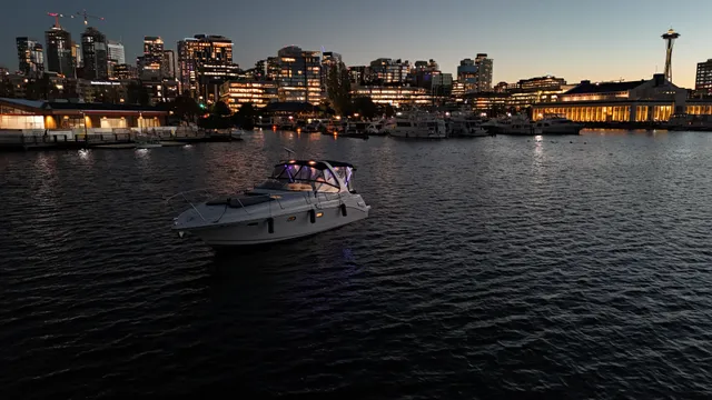 Rent a Four Winns Boats cruiser in Seattle, WA near me