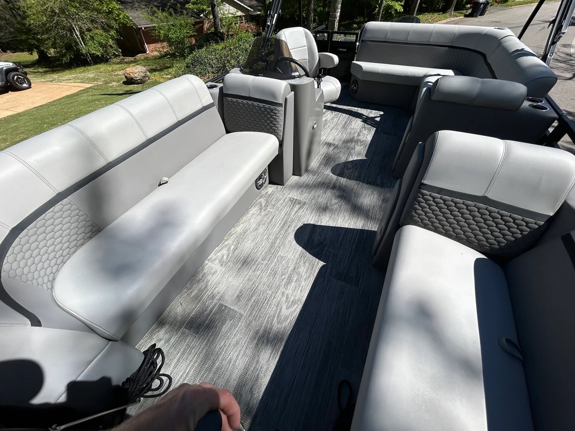 (Condo Guests ONLY) Lake Martin 5 Star pontoon retreat, easy boarding!