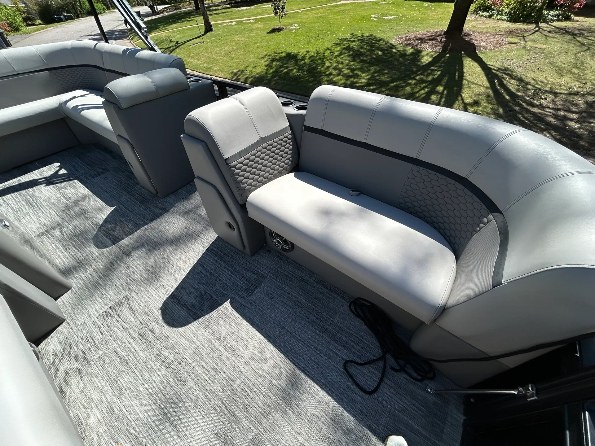 (Condo Guests ONLY) Lake Martin 5 Star pontoon retreat, easy boarding!