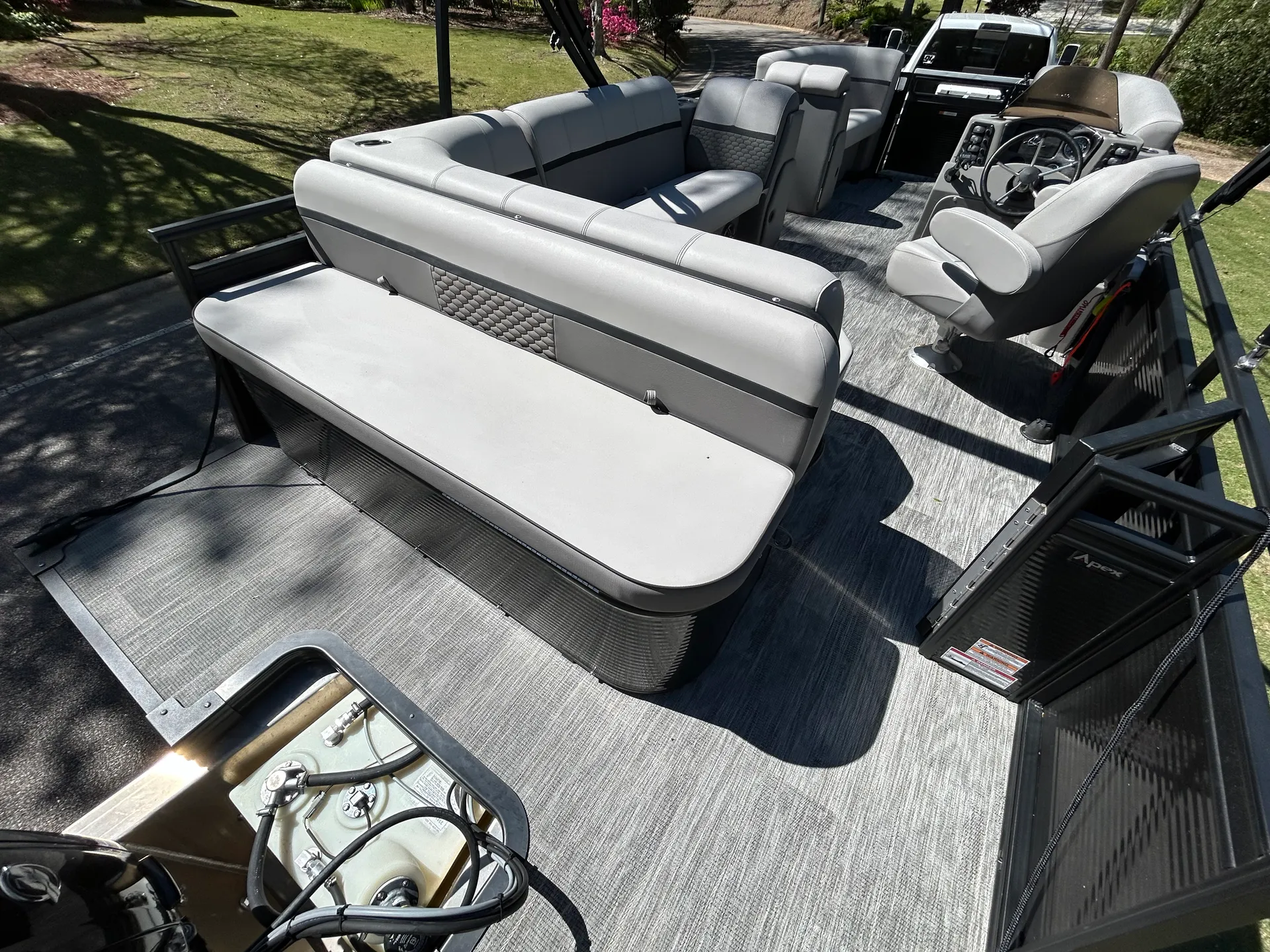 (Condo Guests ONLY) Lake Martin 5 Star pontoon retreat, easy boarding!