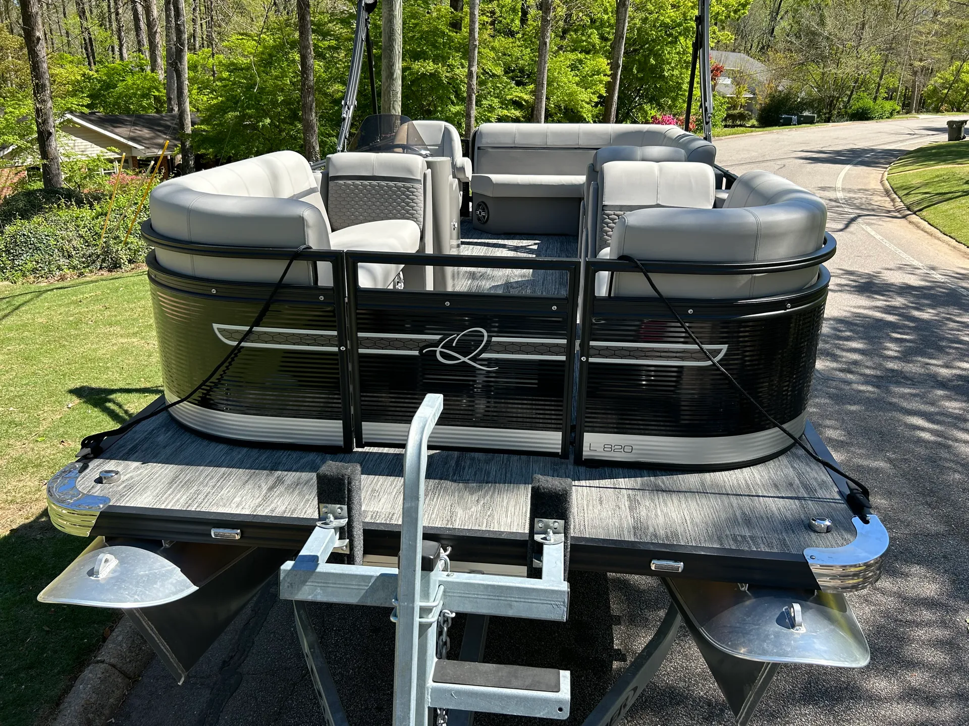 (Condo Guests ONLY) Lake Martin 5 Star pontoon retreat, easy boarding!