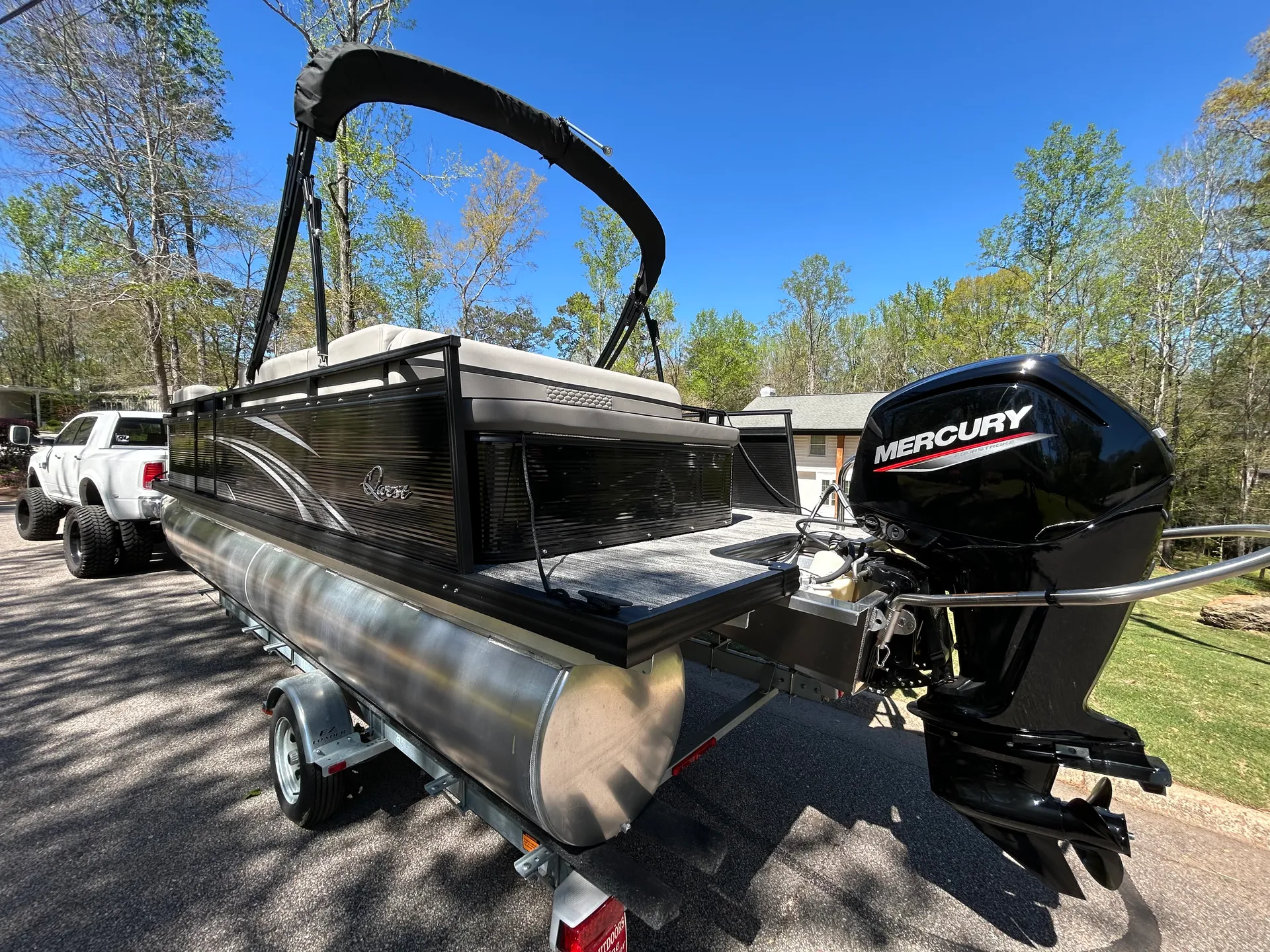 (Condo Guests ONLY) Lake Martin 5 Star pontoon retreat, easy boarding!