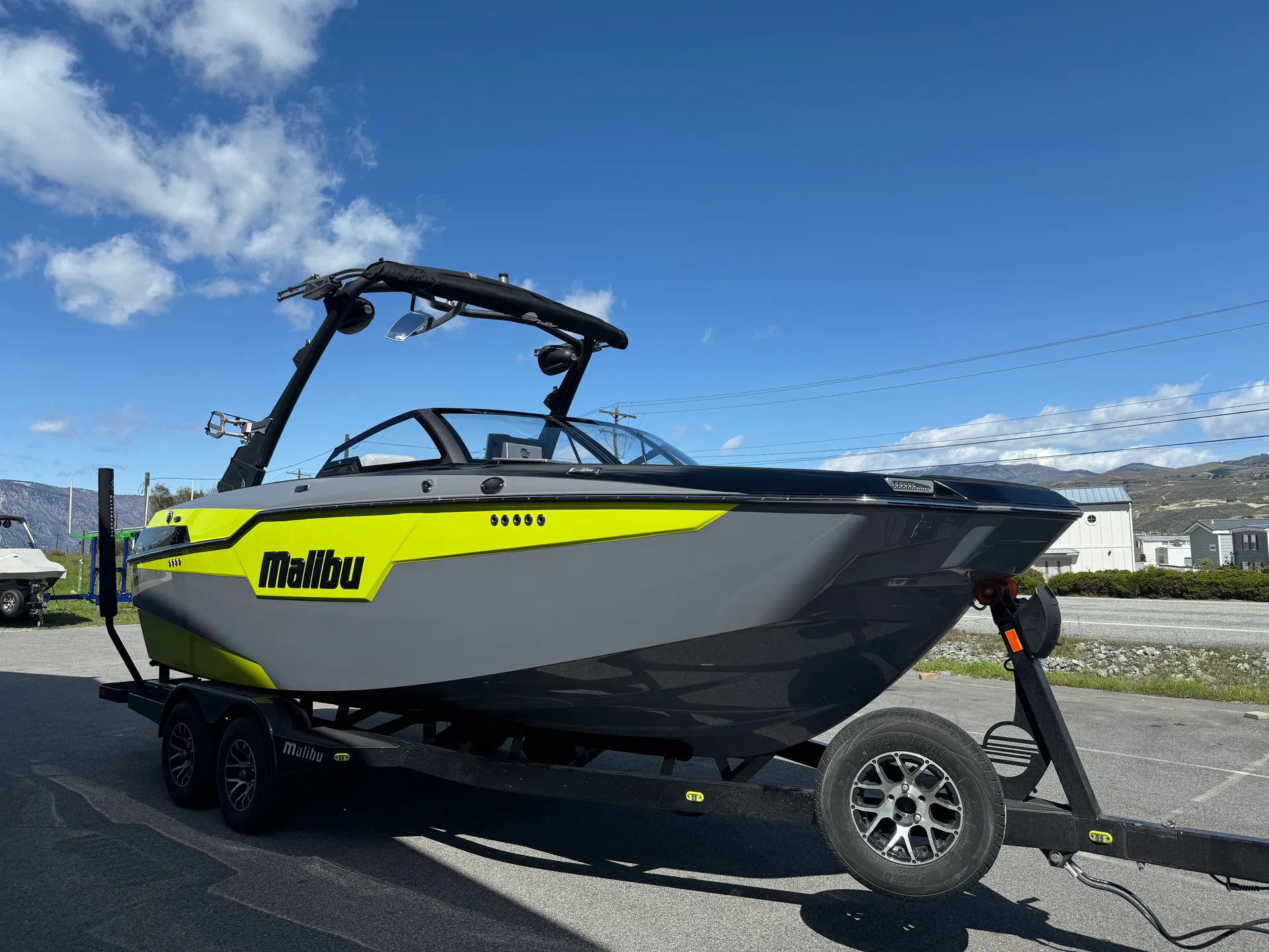 Best surf wave and rental experience in Chelan (check my reviews!)