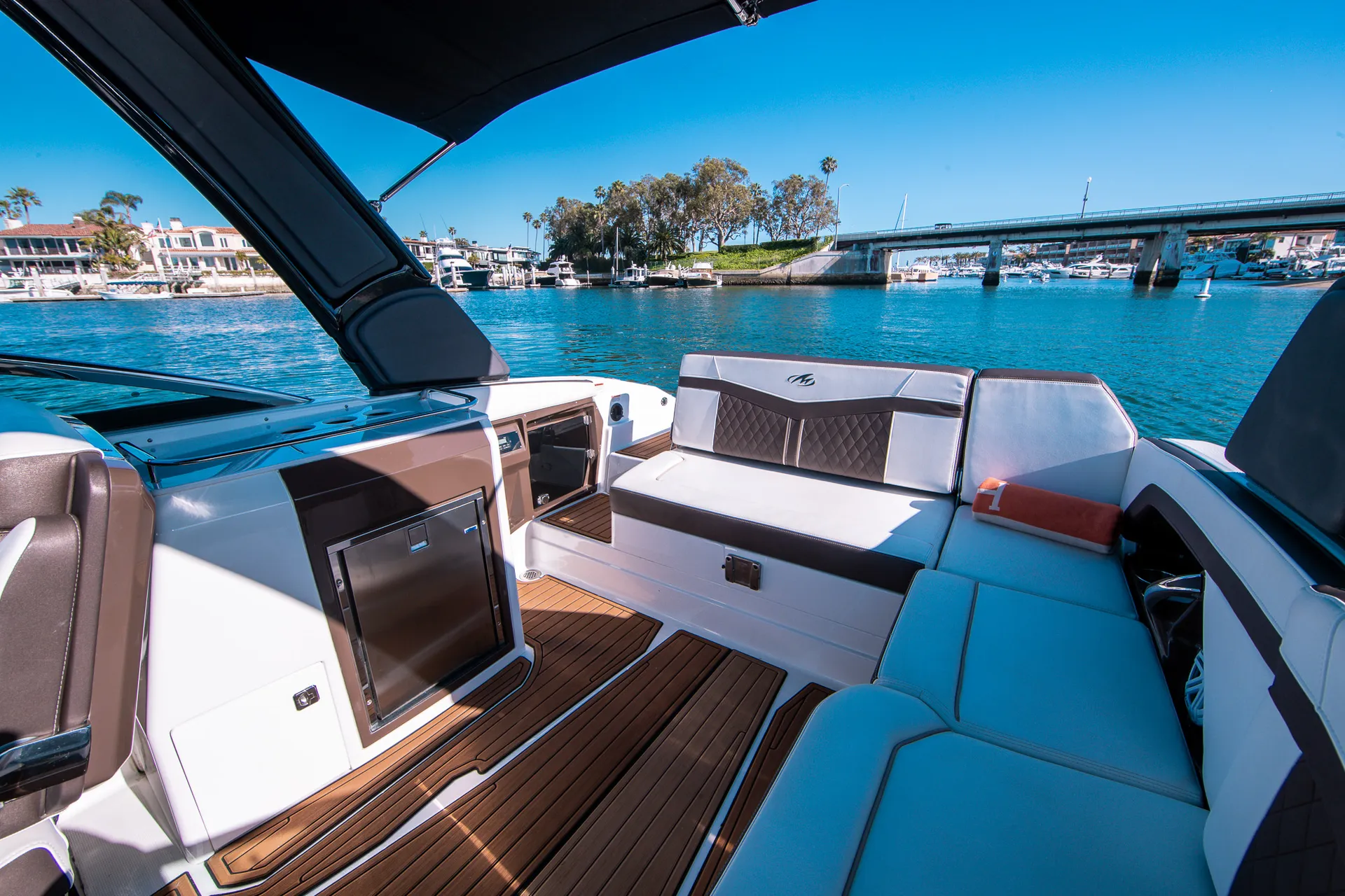 Bayliner Element XR7 in Newport Beach, CA — photo 4