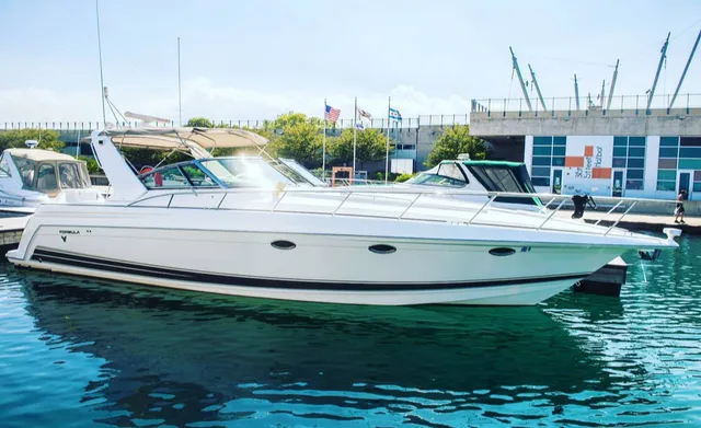 Rent a Formula by Thunderbird motor yacht in Chicago, IL near me