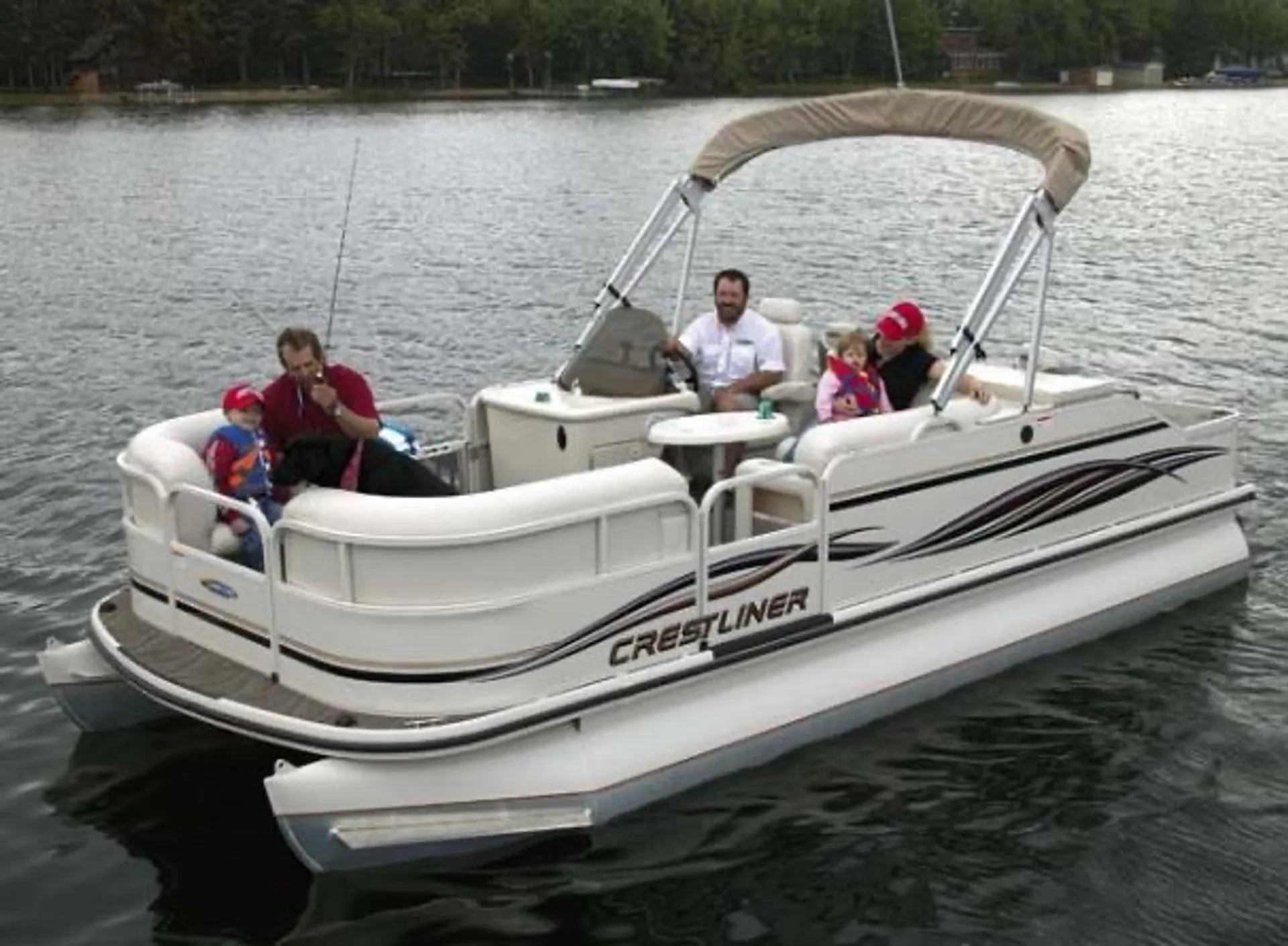 Crest Pontoons 20 Crest II LE in Lakewood, CA — photo 2