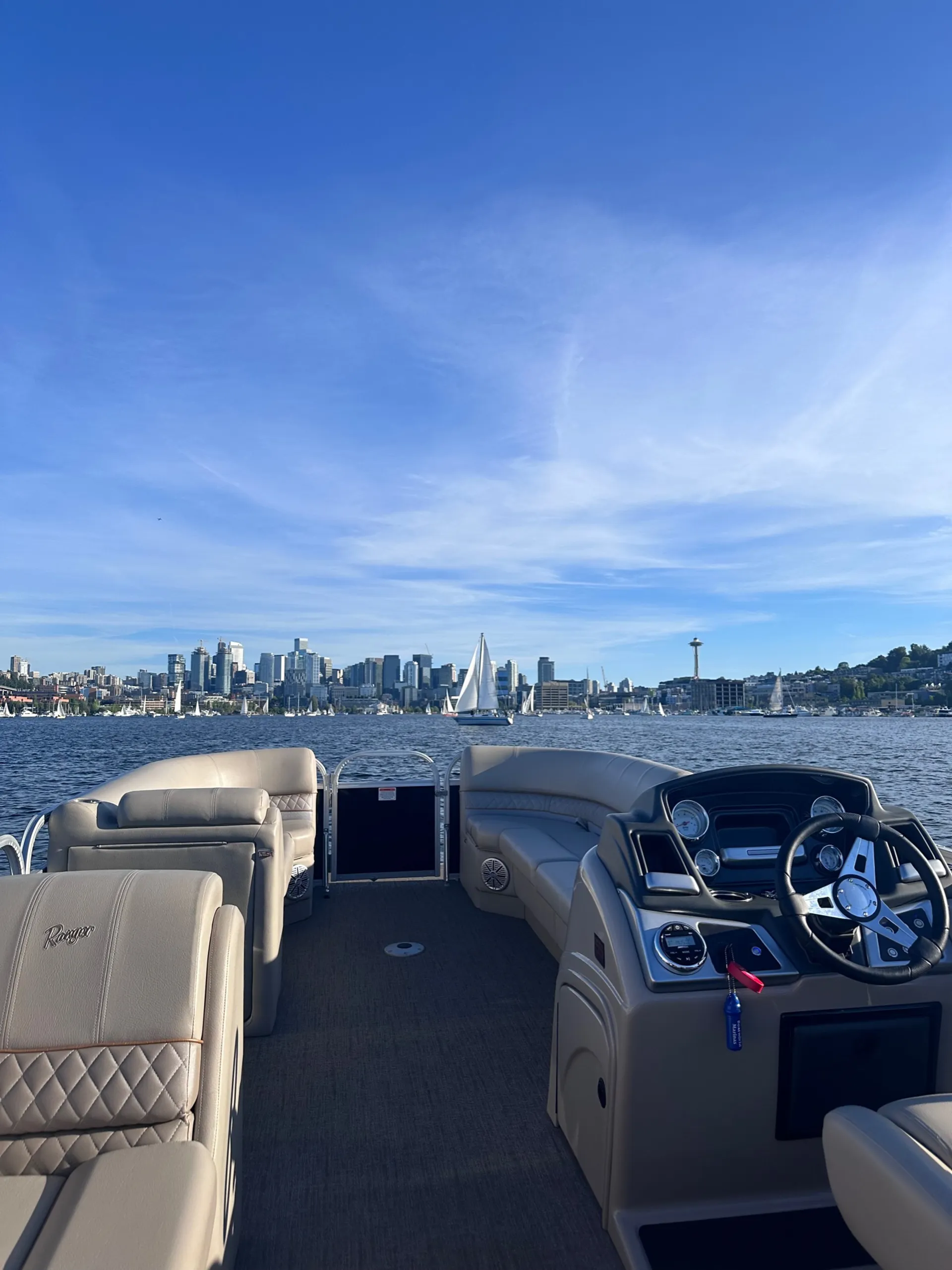 2023 24ft Spacious and Clean Pontoon - The Chubby Duck 🦆