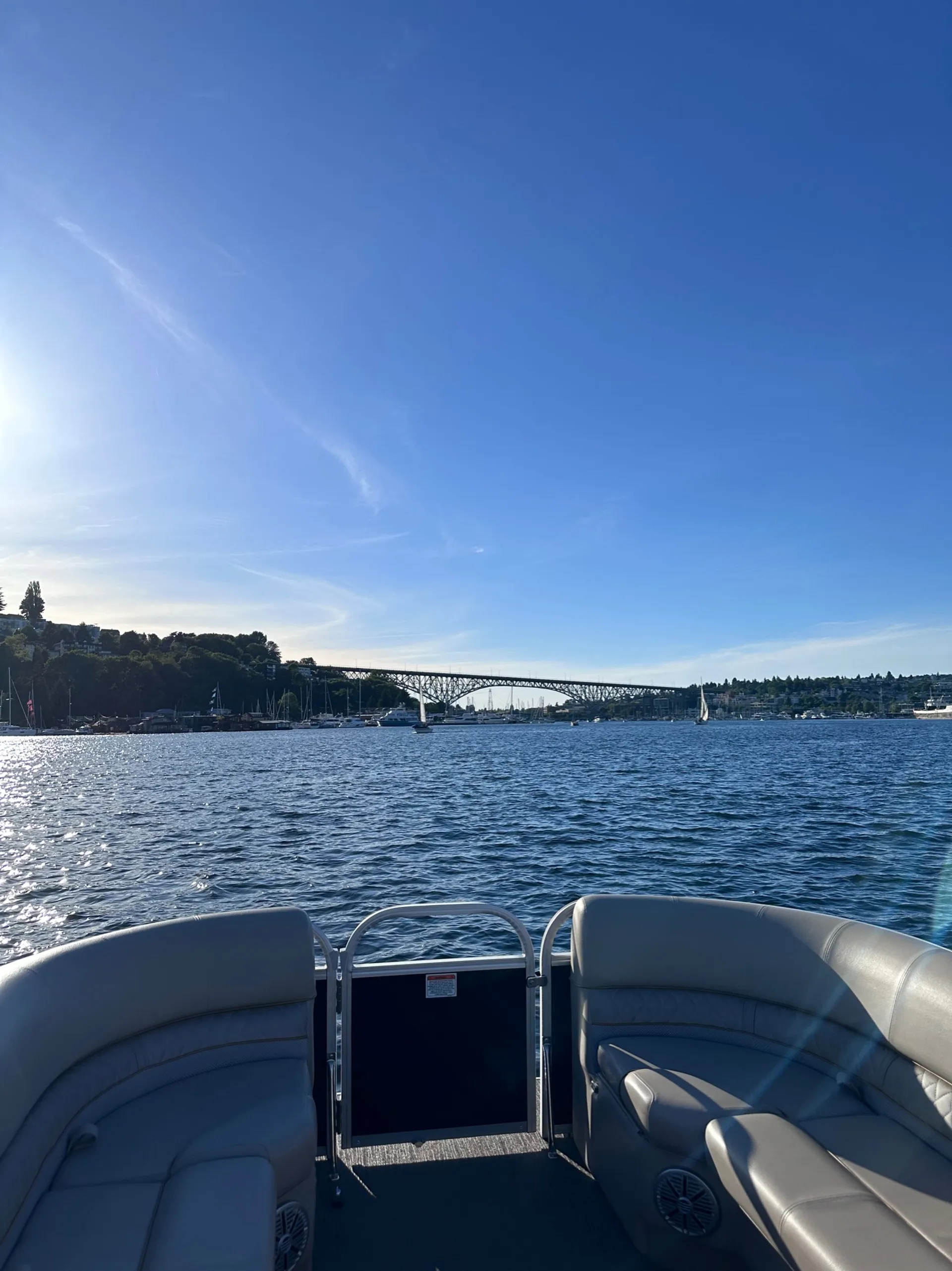 2023 24ft Spacious and Clean Pontoon - The Chubby Duck 🦆