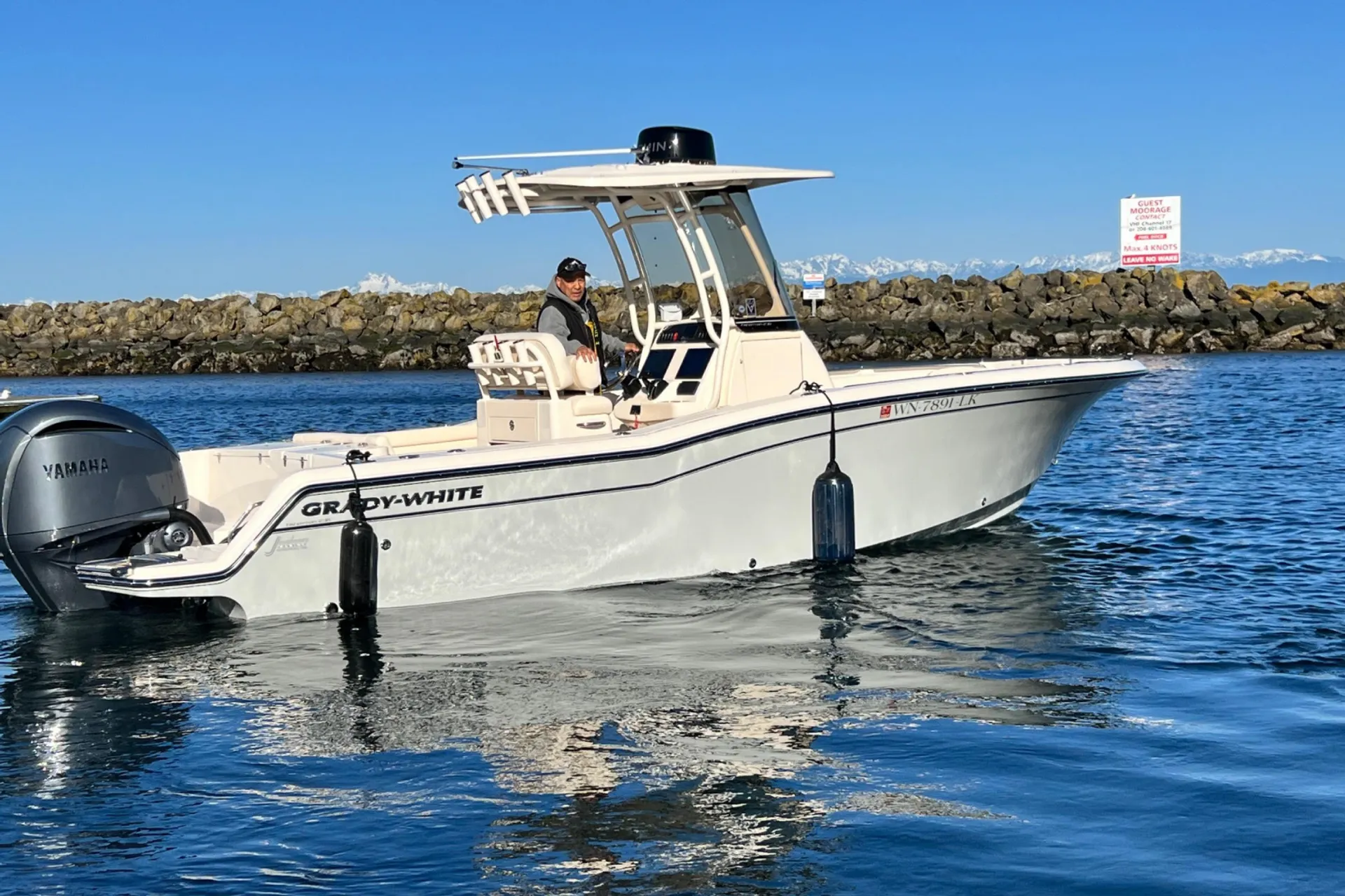 Mooching for Salmon :: Grady-White Boats 236 Fisherman in Seattle, WA — photo 2