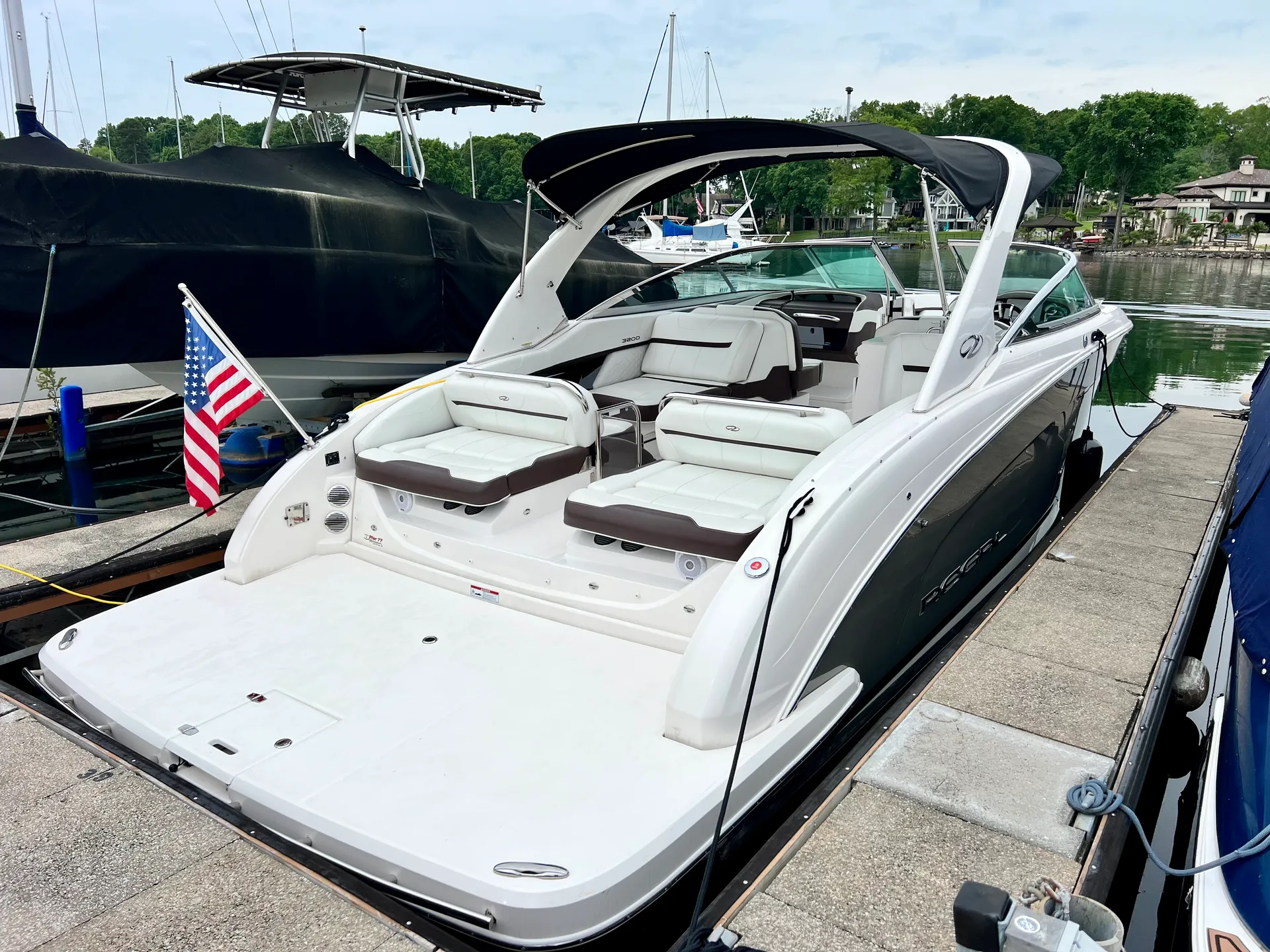 32FT ALL-INCLUSIVE YACHT (CAPTAINED) - LAKE NORMAN
